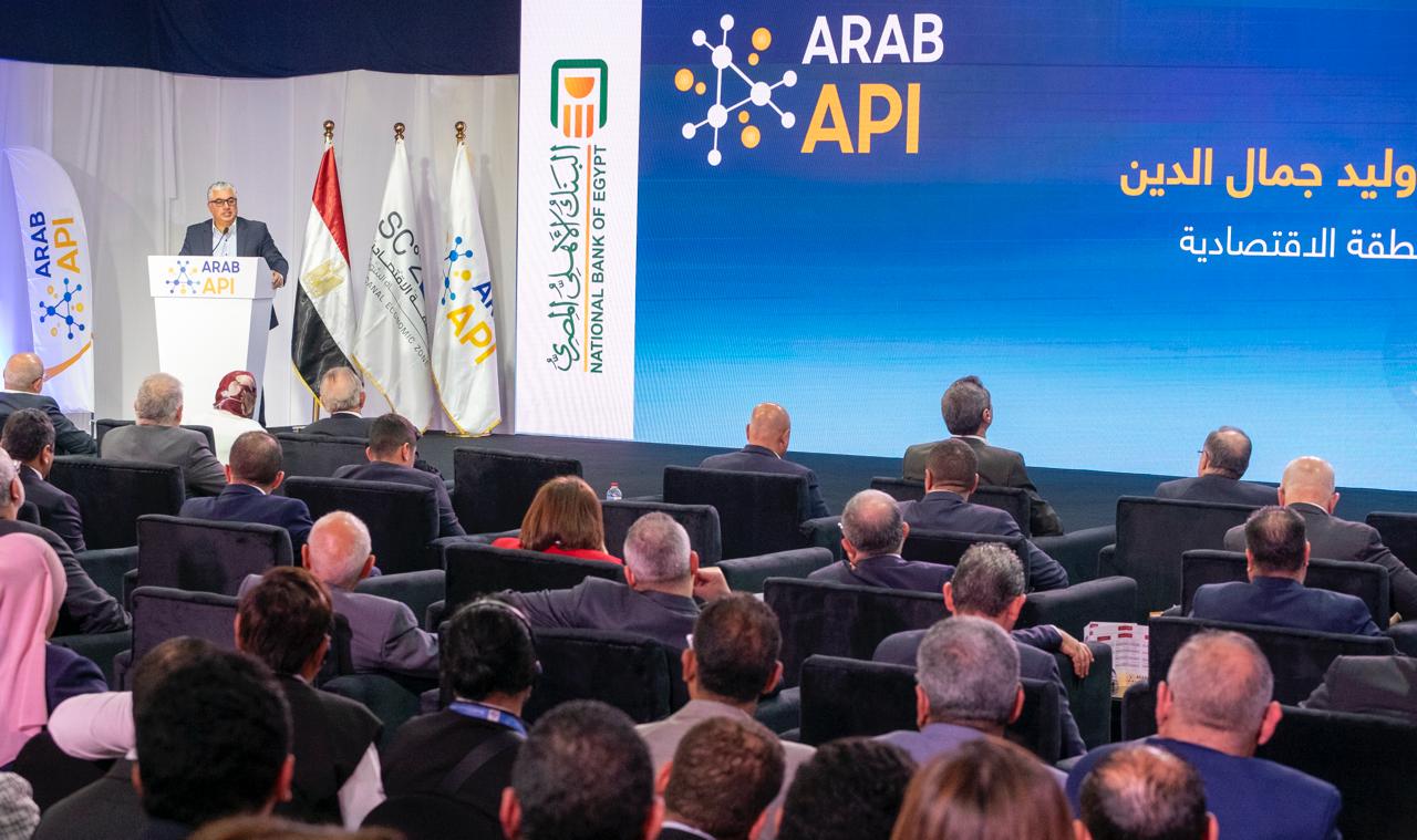 وليد جمال الدين رئيس الهيئة العامة للمنطقة الاقتصادية لقناة السويس