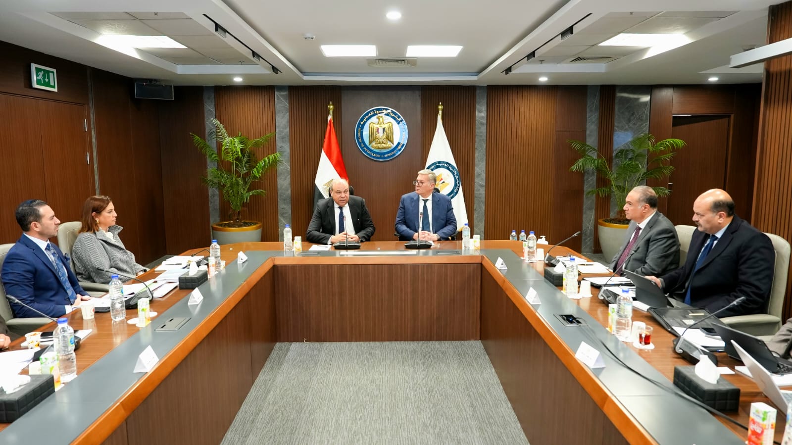 اجتماع وزيرا البترول والطيران