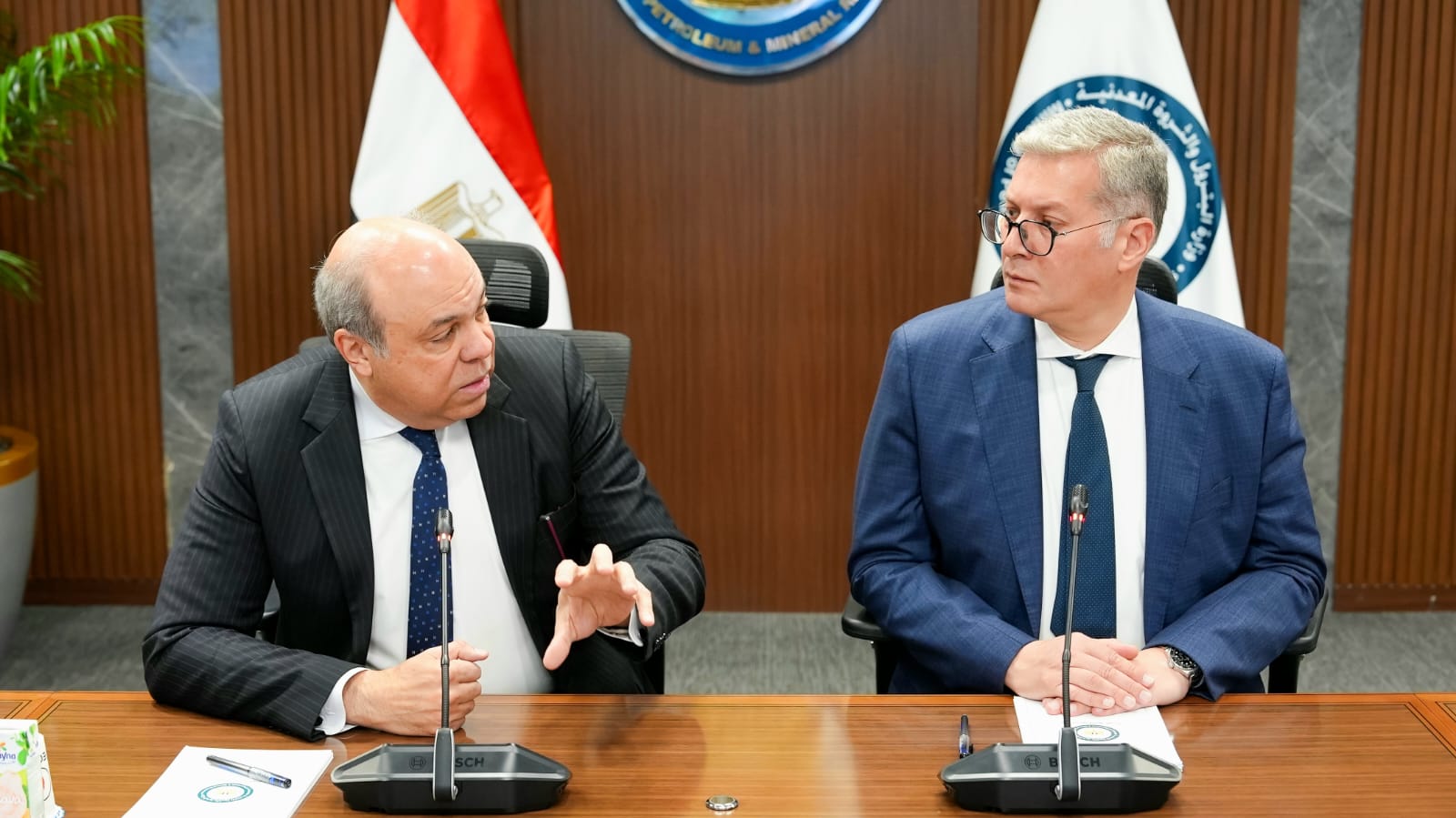 اجتماع وزيرا البترول والطيران