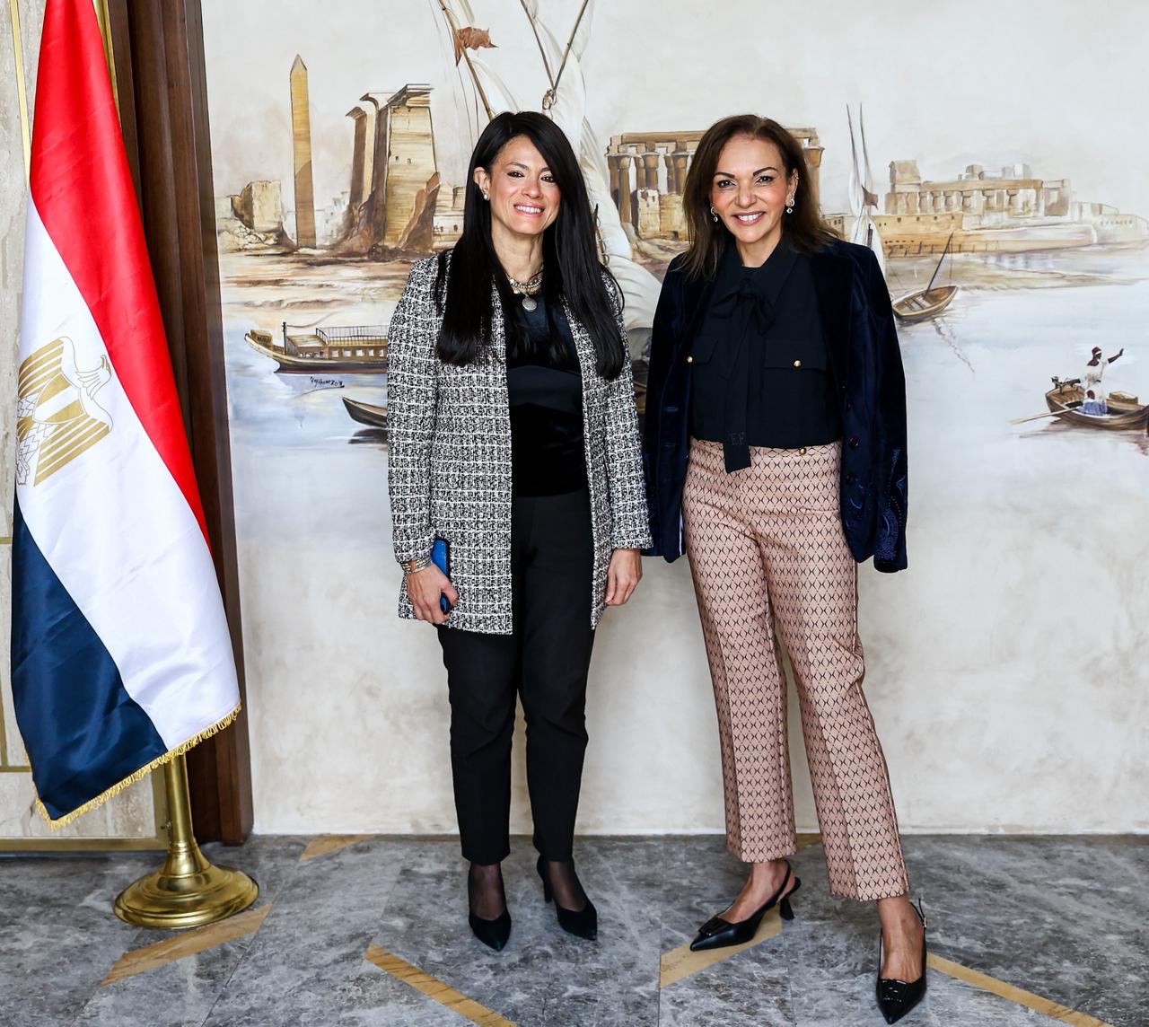 وزيرة التخطيط ووزيرة المشروعات الصغيرة الأسترالية 