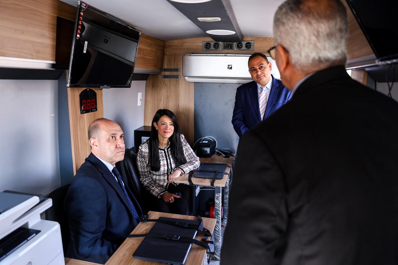 المشاط تشهد توقيع بروتوكول تعاون مع وزارة الداخلية لتسلم 10 مراكز تكنولوجية متنقلة