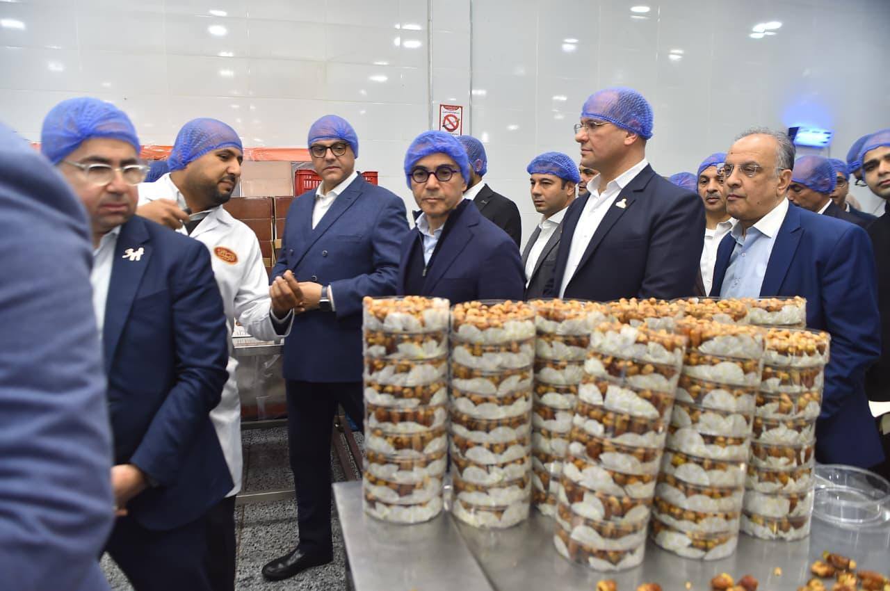 الخطيب يتفقد عدد من المصانع بالمنطقة الاستثمارية ببنها