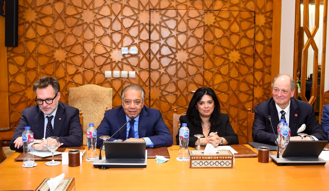 وزير الخارجية يستقبل وفد من رجال الأعمال الكنديين