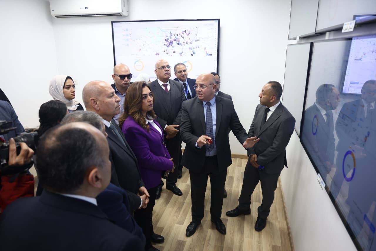 تطبيق منظومة الدفع الإلكتروني للتذكرة في 300 أتوبيس