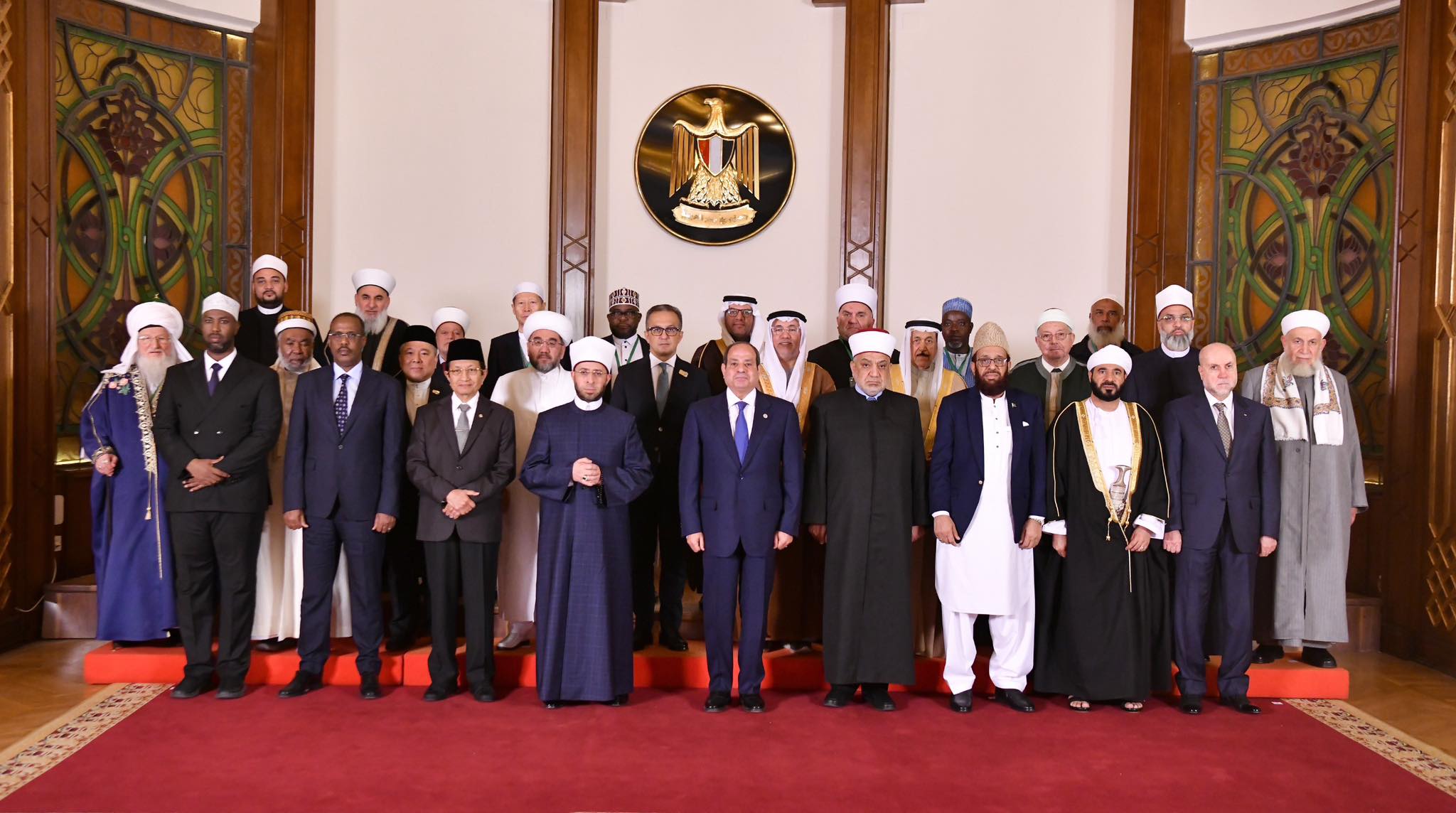 السيسى يستقبل نخبة من المشاركين فى فعاليات المؤتمر الدولى الـ36 للمجلس الأعلى للشؤون الإسلامية