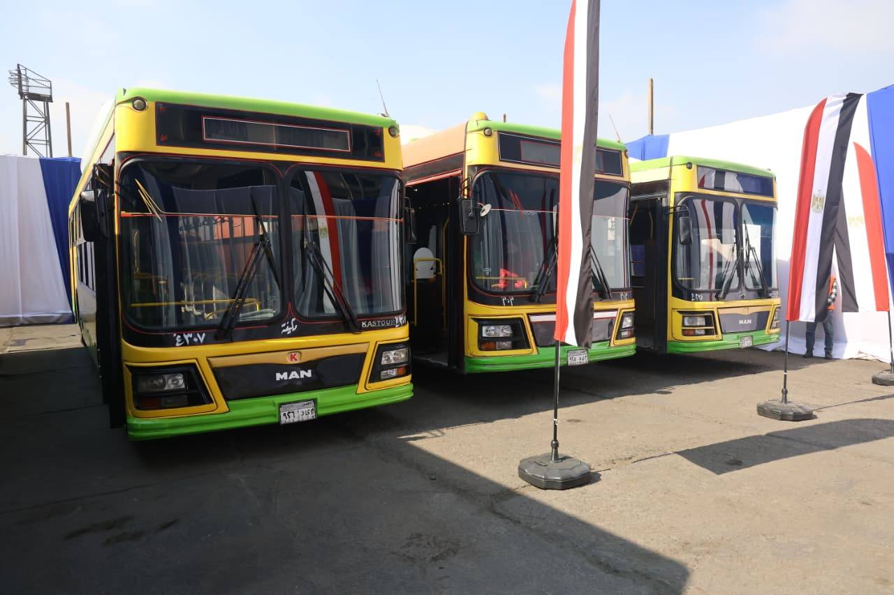 تطبيق منظومة الدفع الإلكتروني للتذكرة في 300 أتوبيس