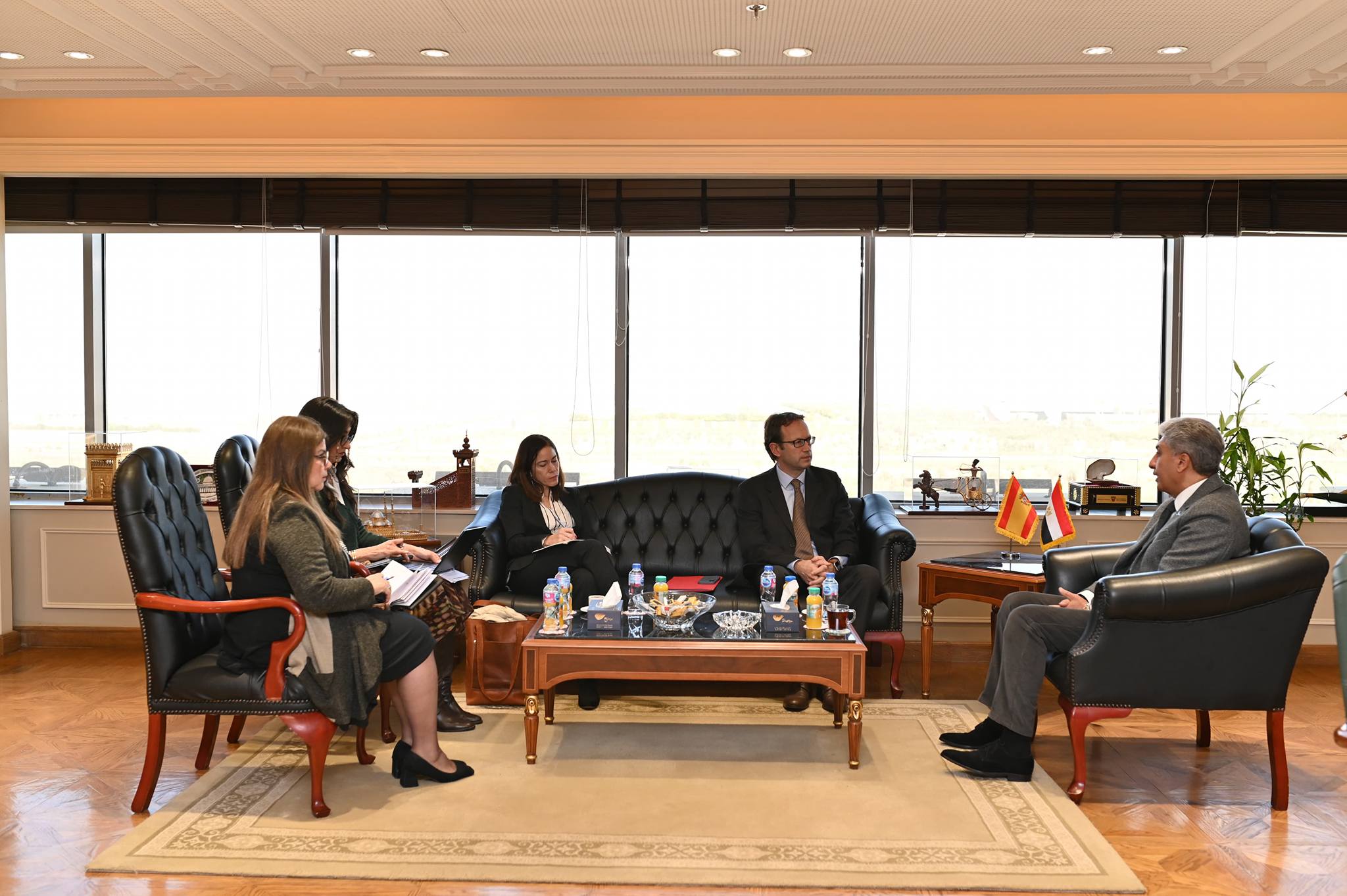 وزير السياحة يلتقي سفير إسبانيا بالقاهرة