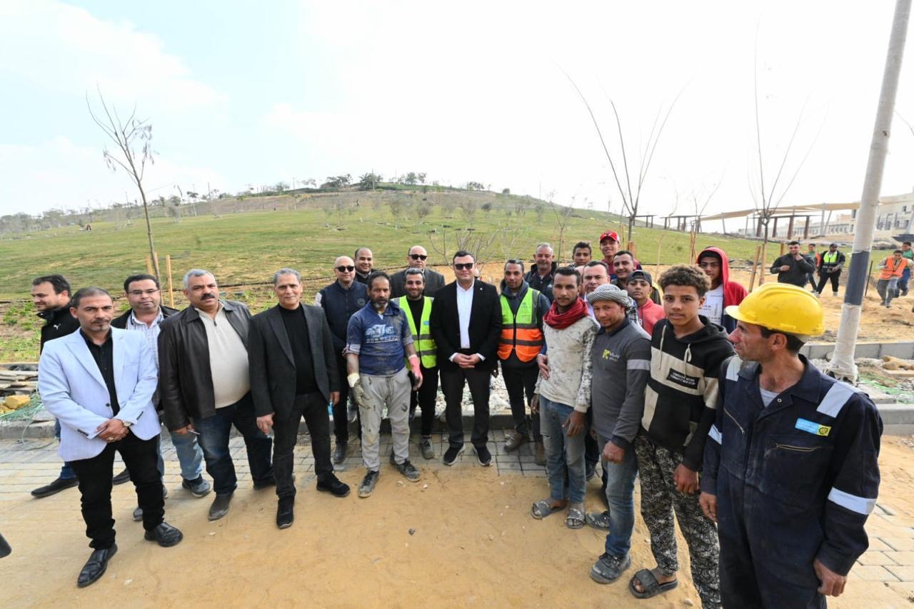وزير الإسكان ومحافظ القاهرة يتفقدان مشروع حدائق تلال الفسطاط