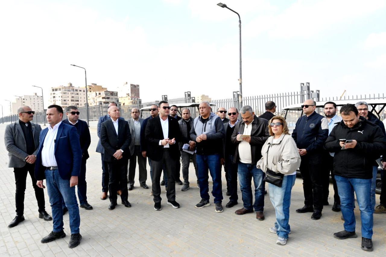 وزير الإسكان ومحافظ القاهرة يتفقدان مشروع حدائق تلال الفسطاط