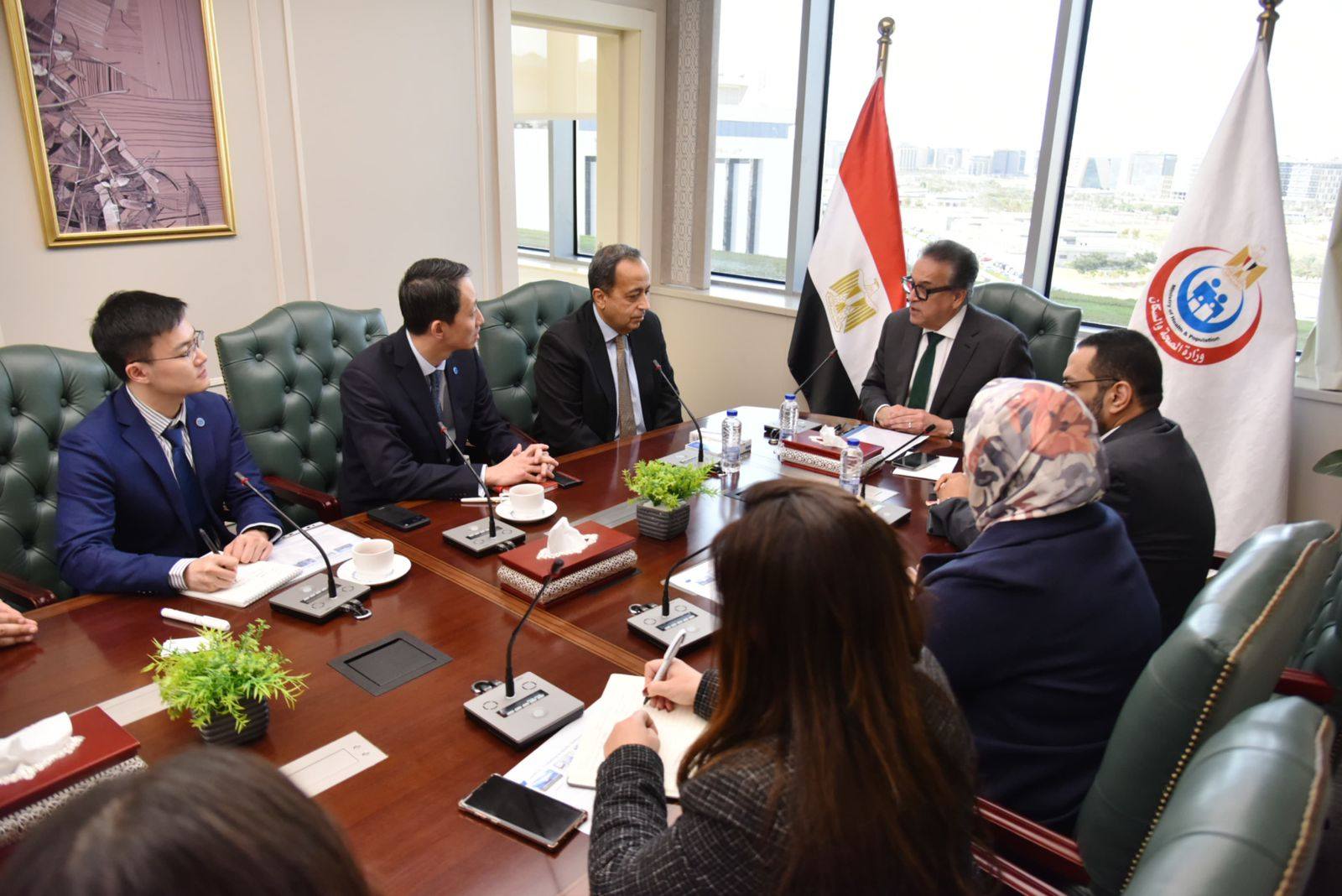 وزير الصحة يجتمع مع رئيس مدينة الدواء المصرية