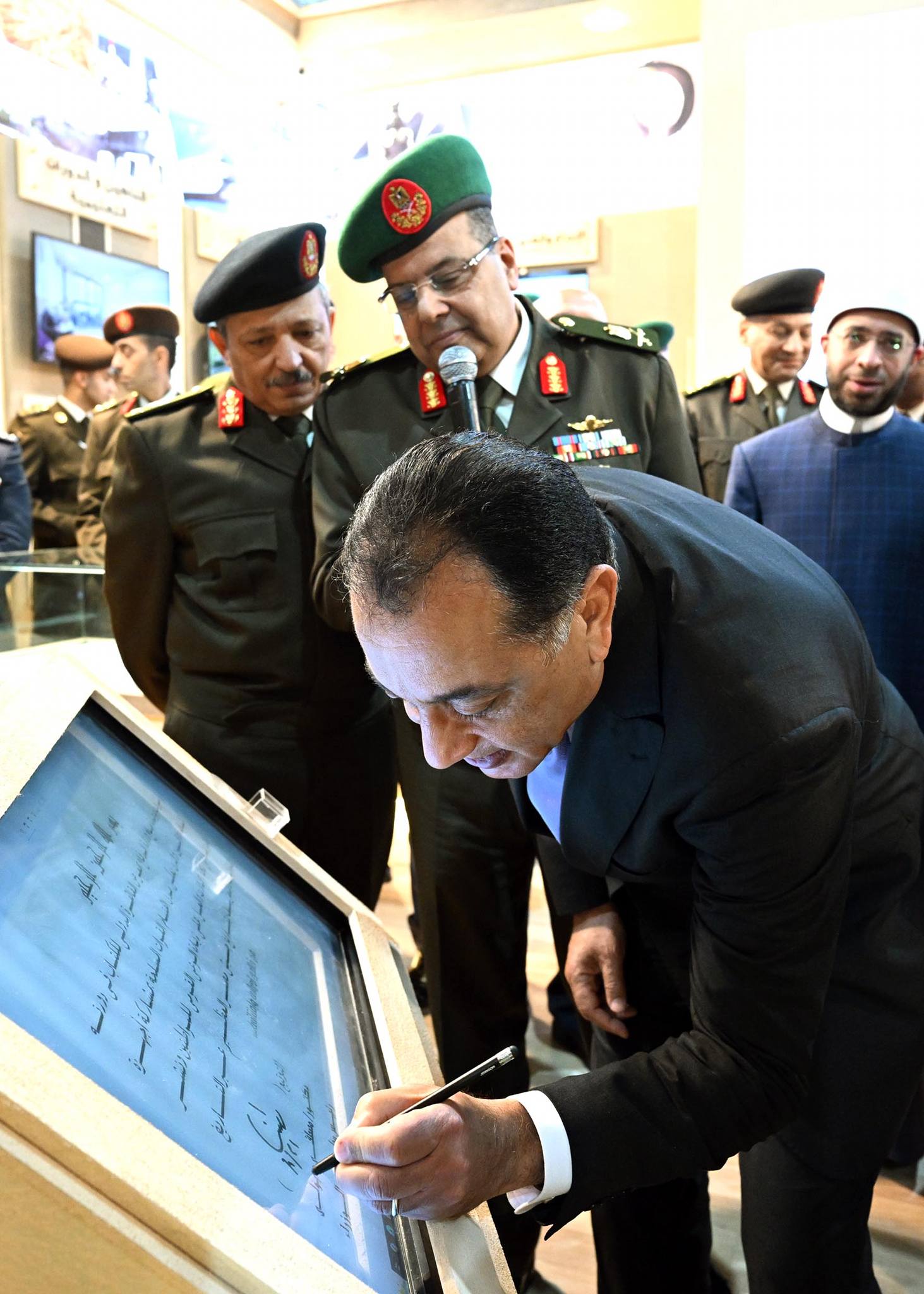 رئيس الوزراء يفتتح معرض القاهرة الدولي للكتاب