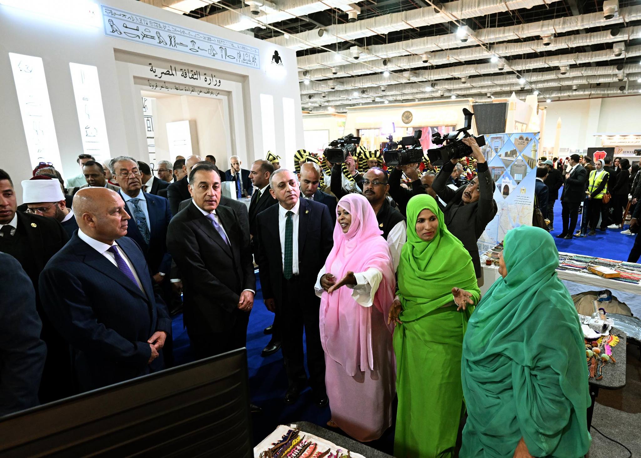 رئيس الوزراء يفتتح معرض القاهرة الدولي للكتاب
