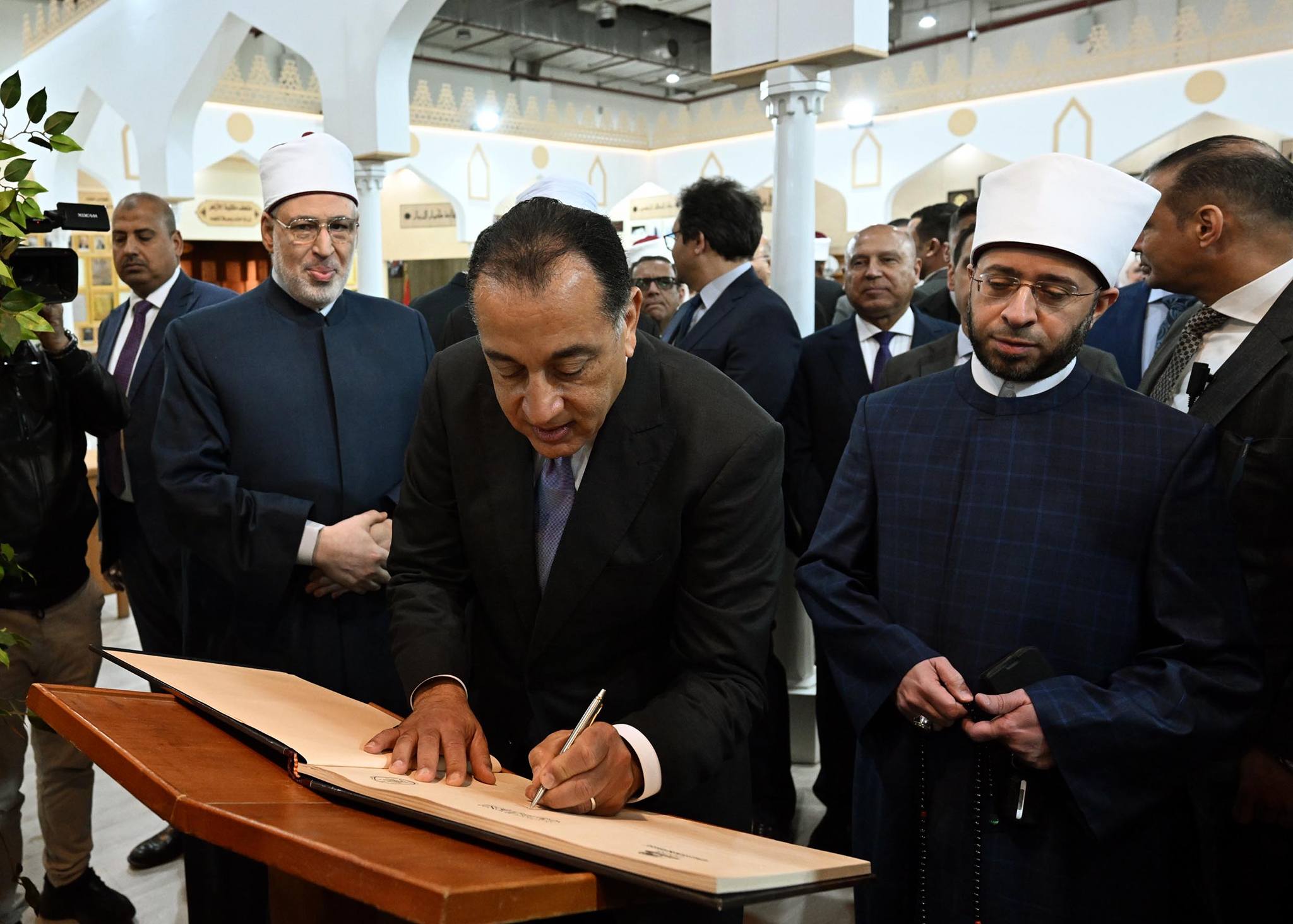 رئيس الوزراء يفتتح معرض القاهرة الدولي للكتاب