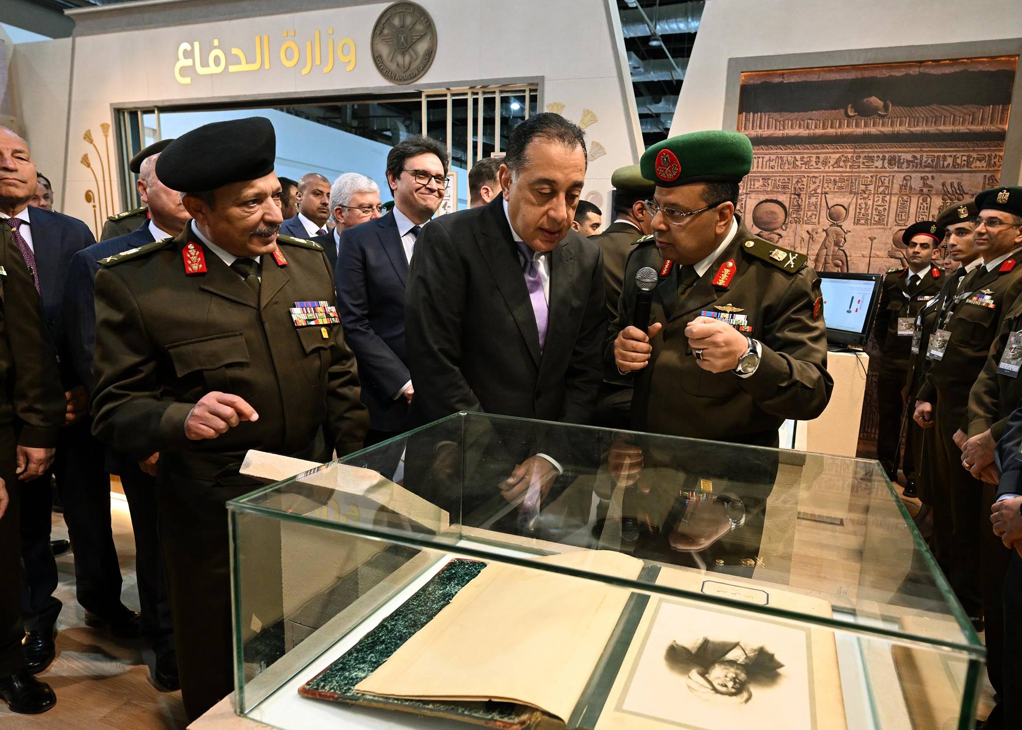 رئيس الوزراء يفتتح معرض القاهرة الدولي للكتاب