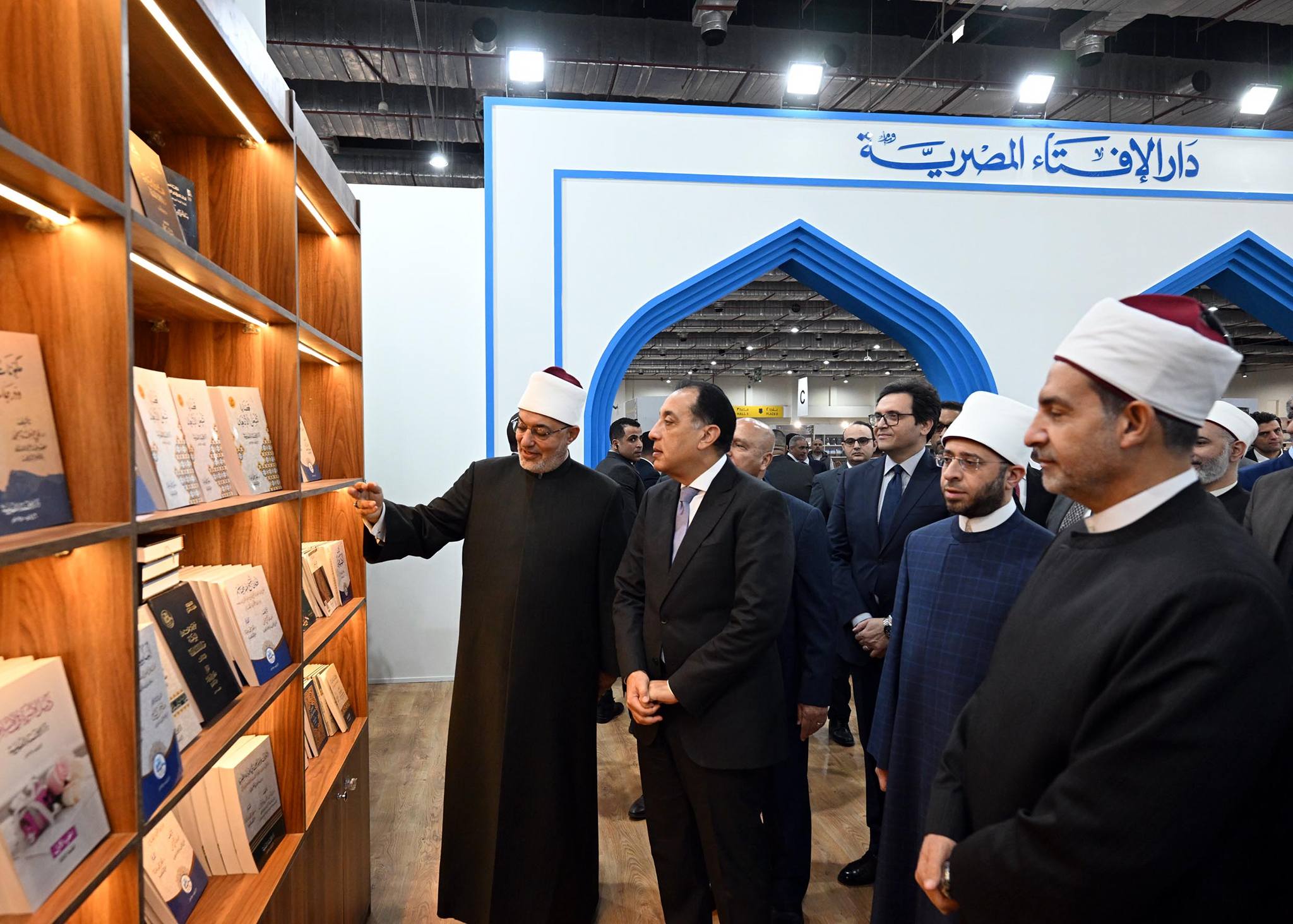 رئيس الوزراء يفتتح معرض القاهرة الدولي للكتاب