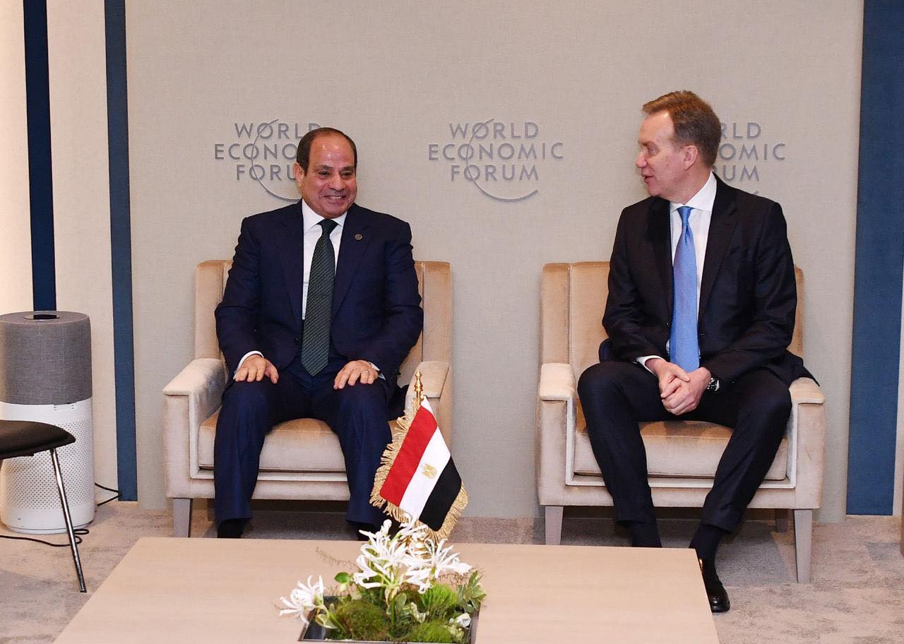 الرئيس السيسي يلتقي المدير التنفيذي للمنتدى الاقتصادي العالمي في دافوس