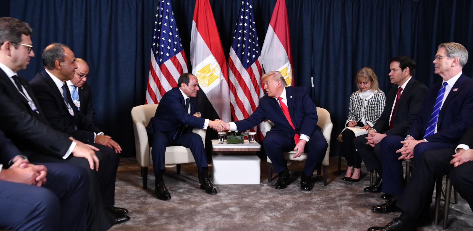 الرئيس السيسي يجتمع مع نظيره الأمريكي