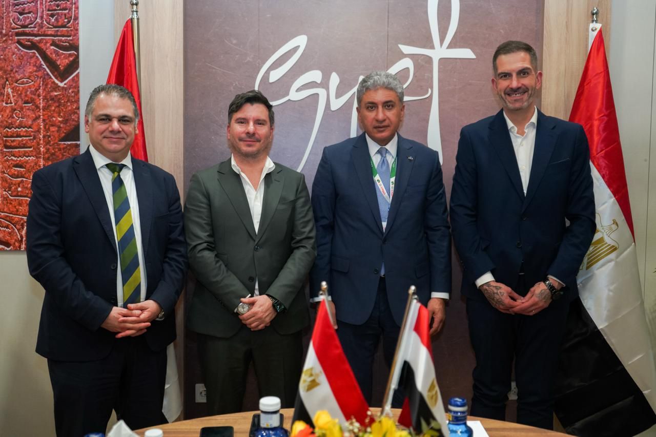 وزير السياحة يلتقي بعدد من منظمي الرحلات الإسبان