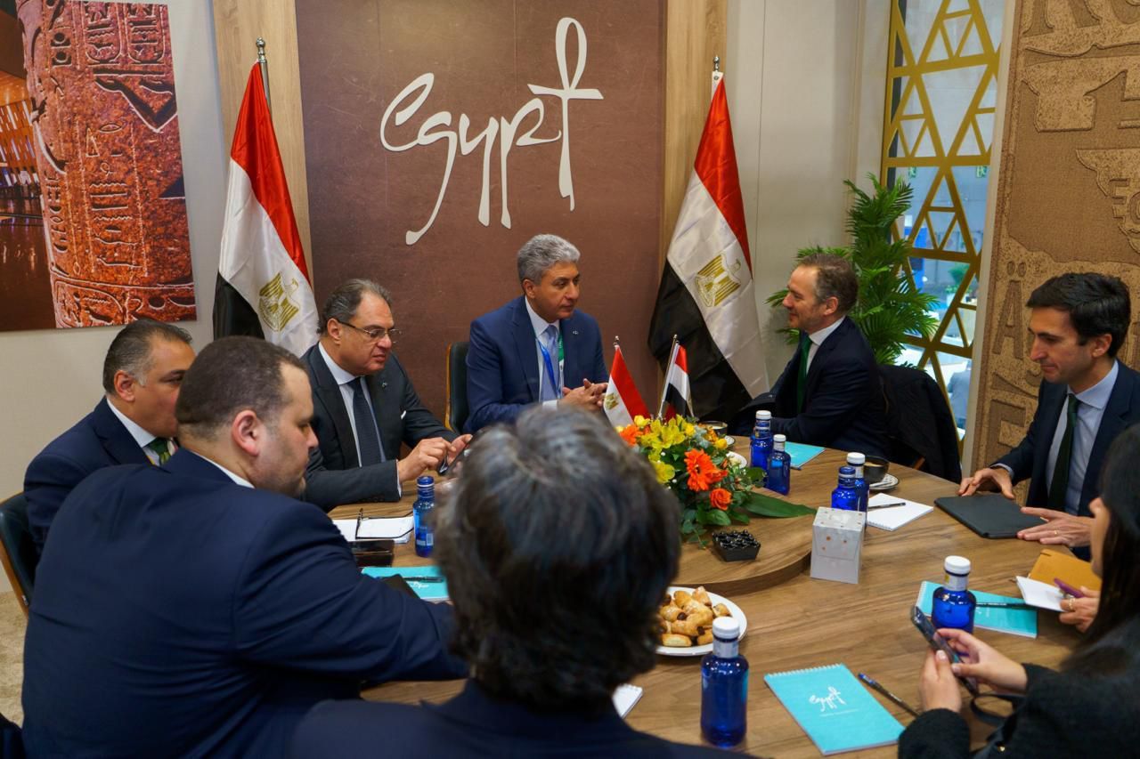 وزير السياحة يلتقي بعدد من منظمي الرحلات الإسبان