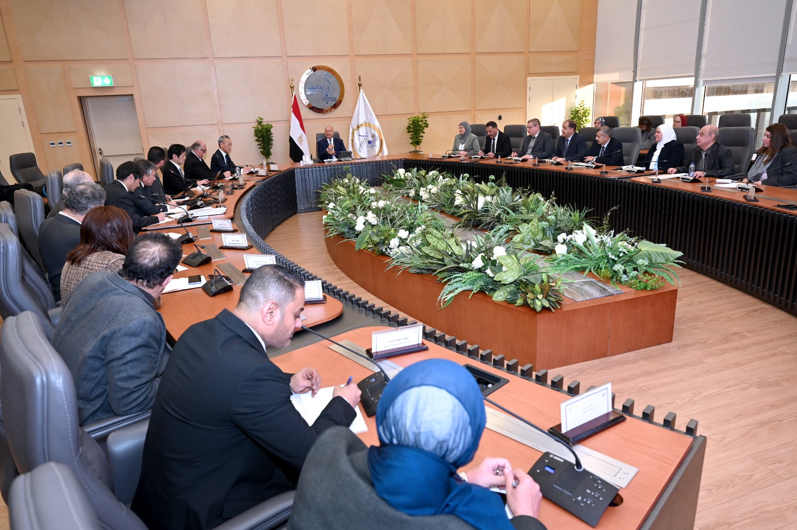 الوزير يجتمع مع وفد شركتي تويوتا إيجيبت لهندسة السيارات وتويوتا تسوشو