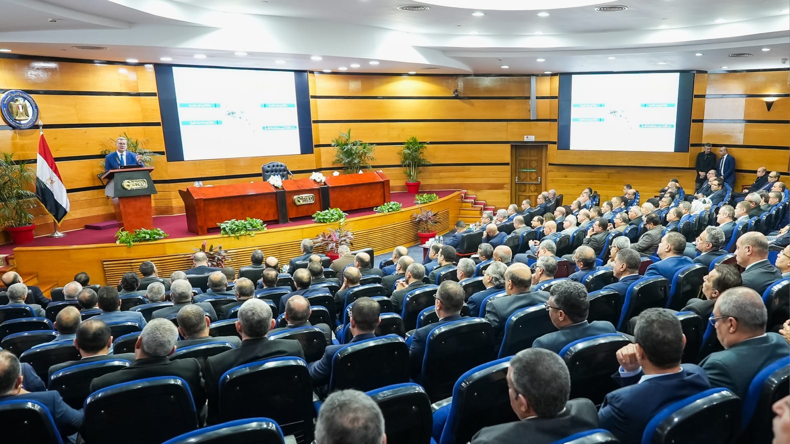 لقاء وزير البترول مع قيادات قطاع البترول والتعدين