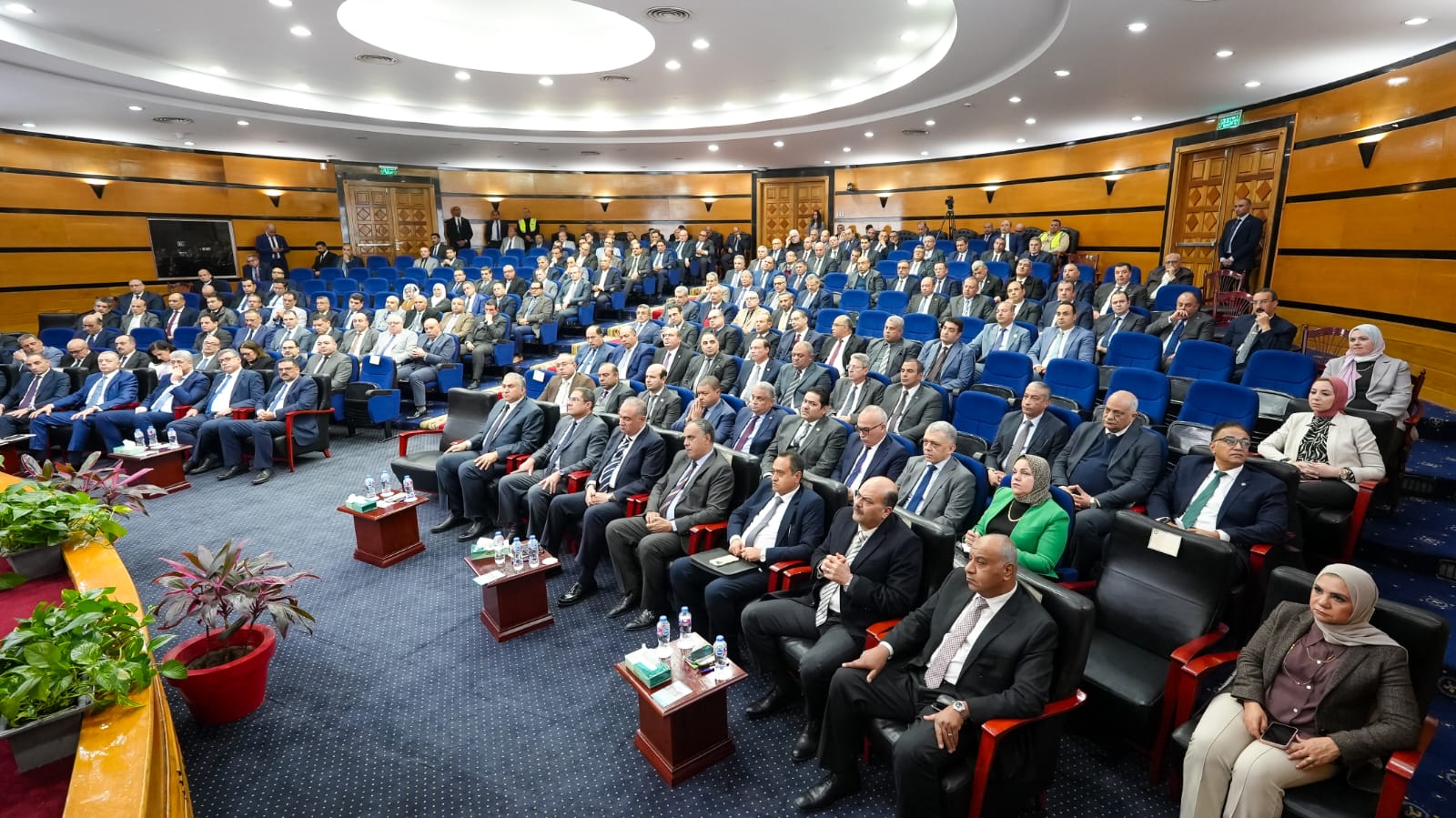 لقاء وزير البترول مع قيادات قطاع البترول والتعدين