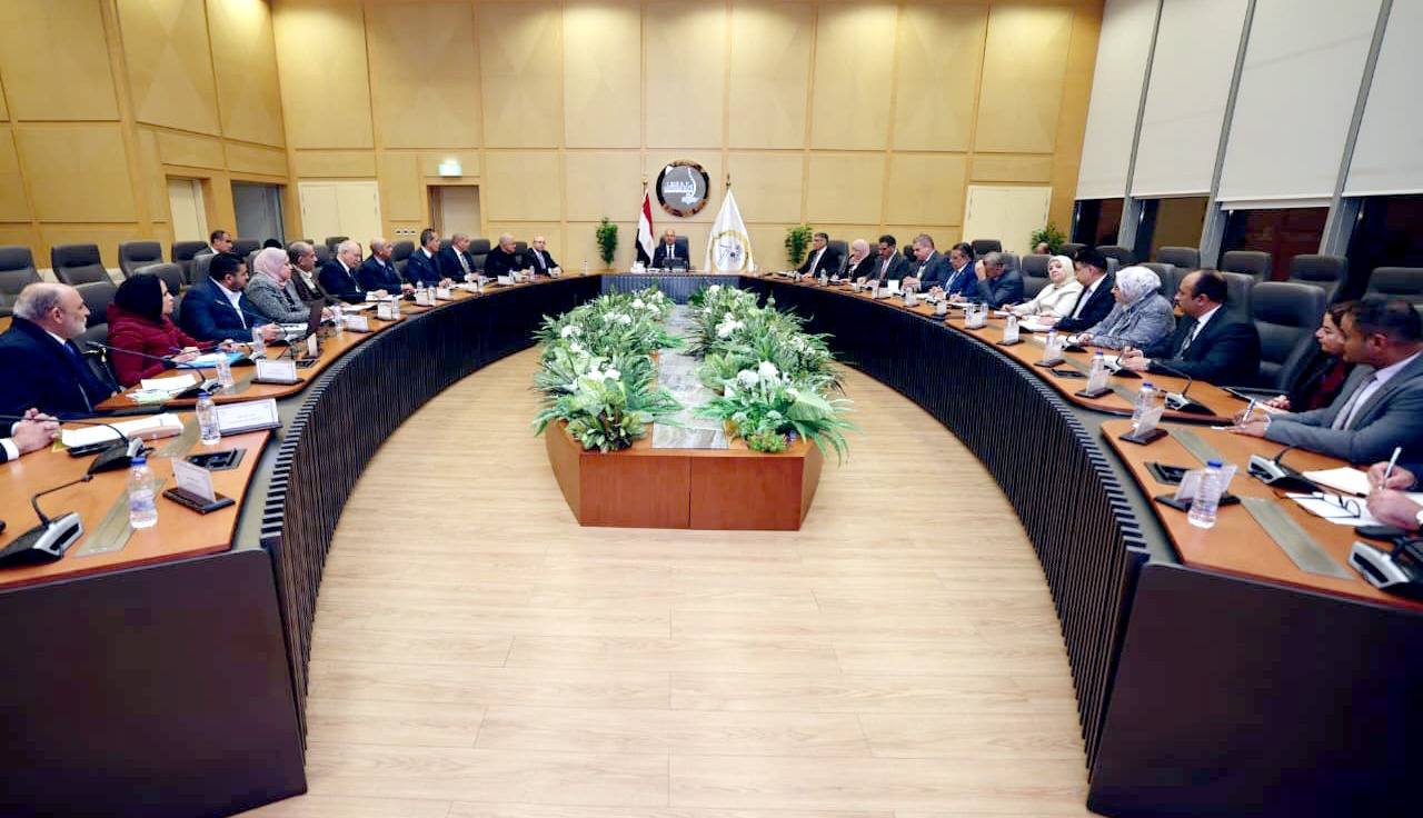 الوزير يبحث تطوير منطقتي أبو رواش وكوم أبو راضي الصناعية