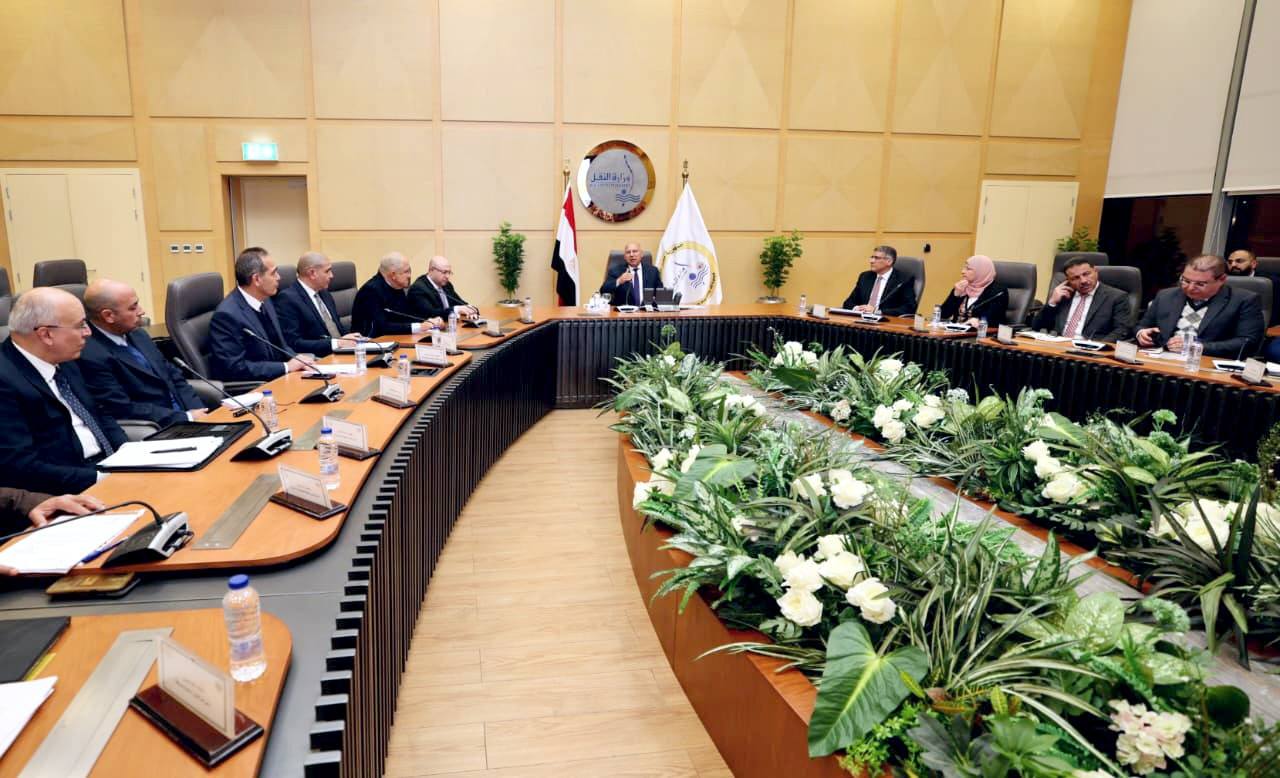 الوزير يبحث تطوير منطقتي أبو رواش وكوم أبو راضي الصناعية