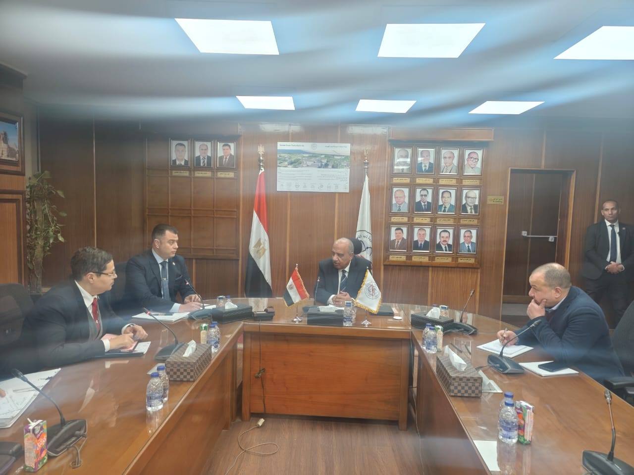 وزير الكهرباء يجتمع برئيس هيئة المحطات النووية