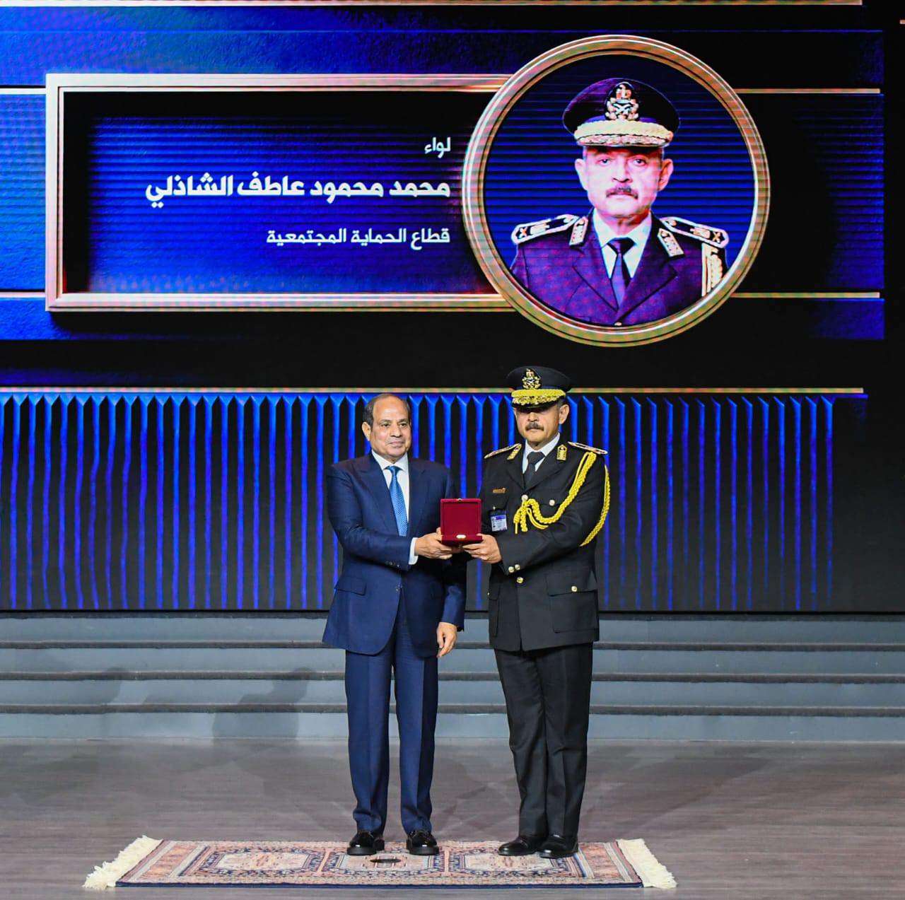 الرئيس السيسي يكرم عدد من أسماء شهداء الشرطة