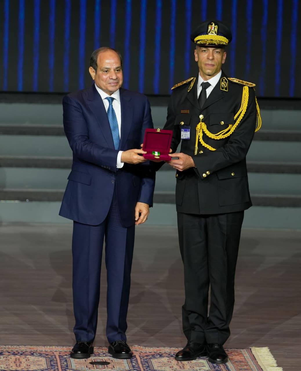 الرئيس السيسي يكرم عدد من أسماء شهداء الشرطة