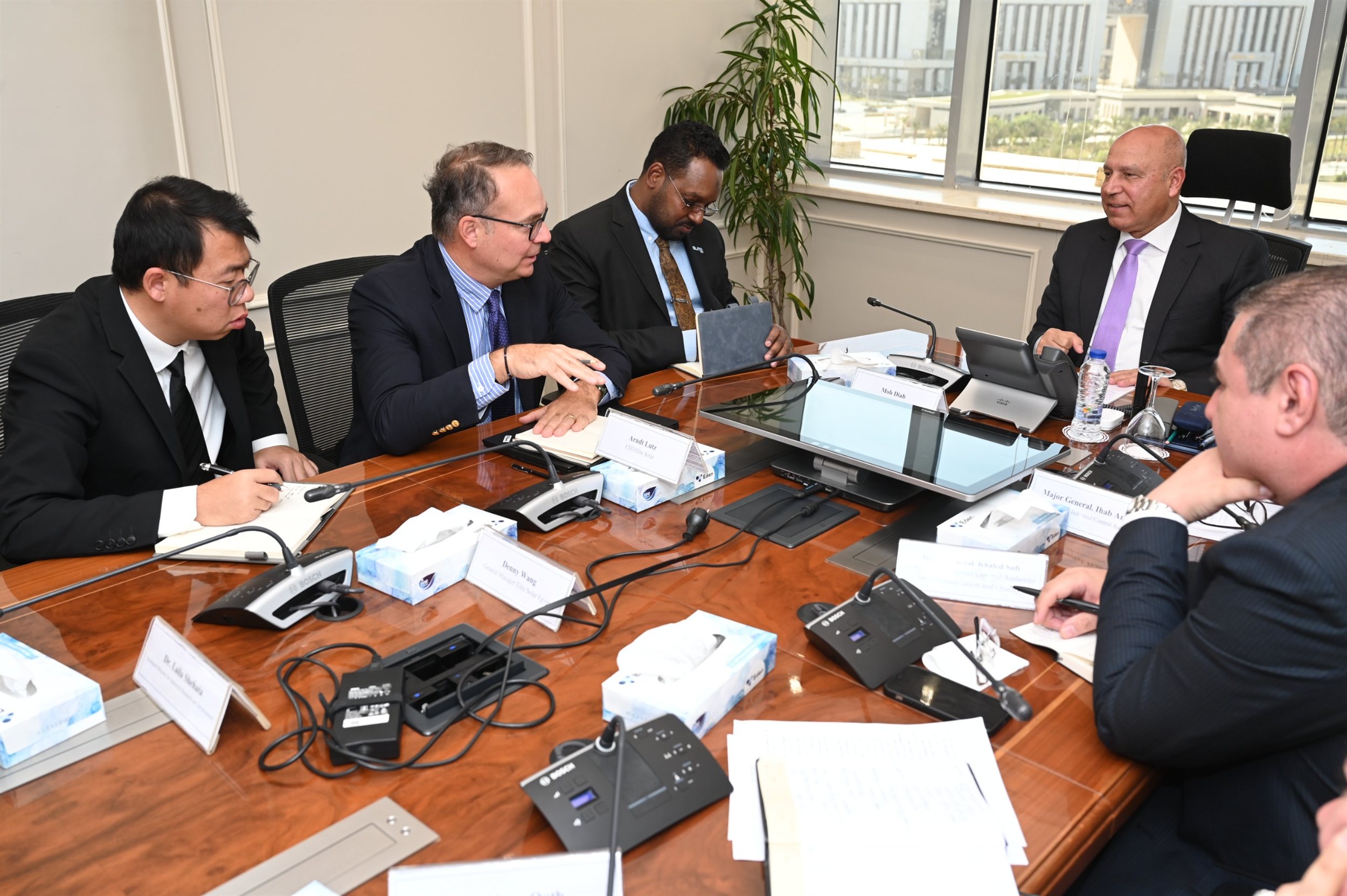 الوزير يجتمع مع وفد شركة إيليت سولار لتكنولوجيا الطاقة الشمسية 