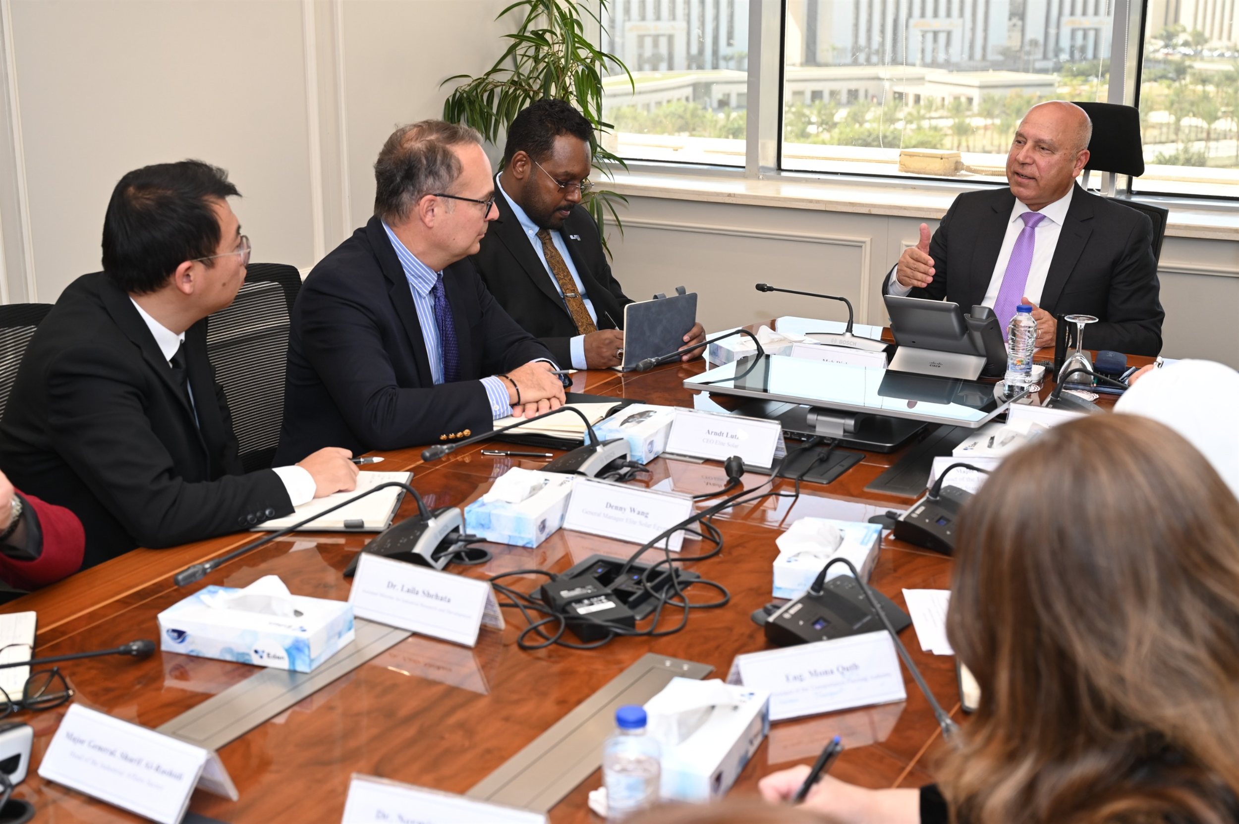 الوزير يجتمع مع وفد شركة إيليت سولار لتكنولوجيا الطاقة الشمسية 