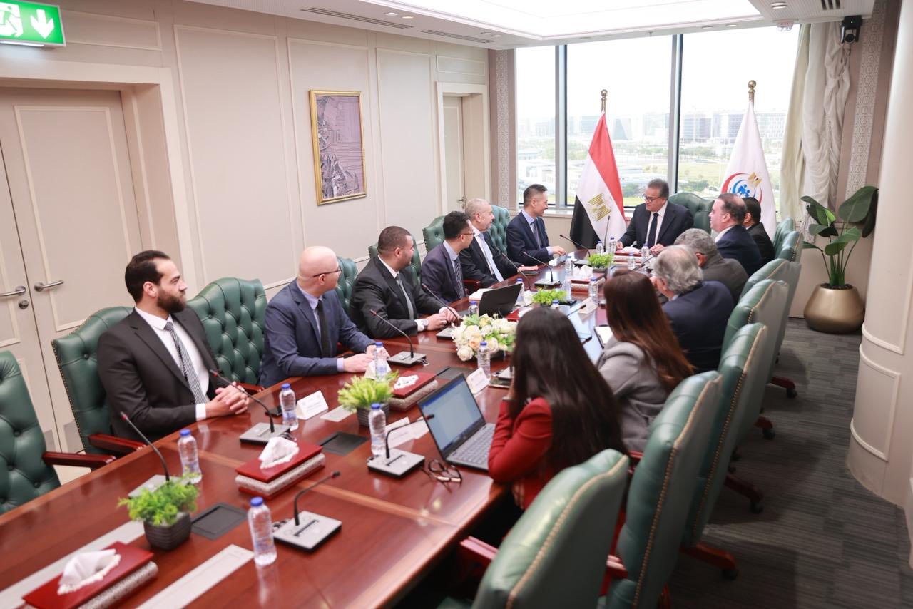 وزير الصحة يستقبل وفد شركة ميندراي الصينية