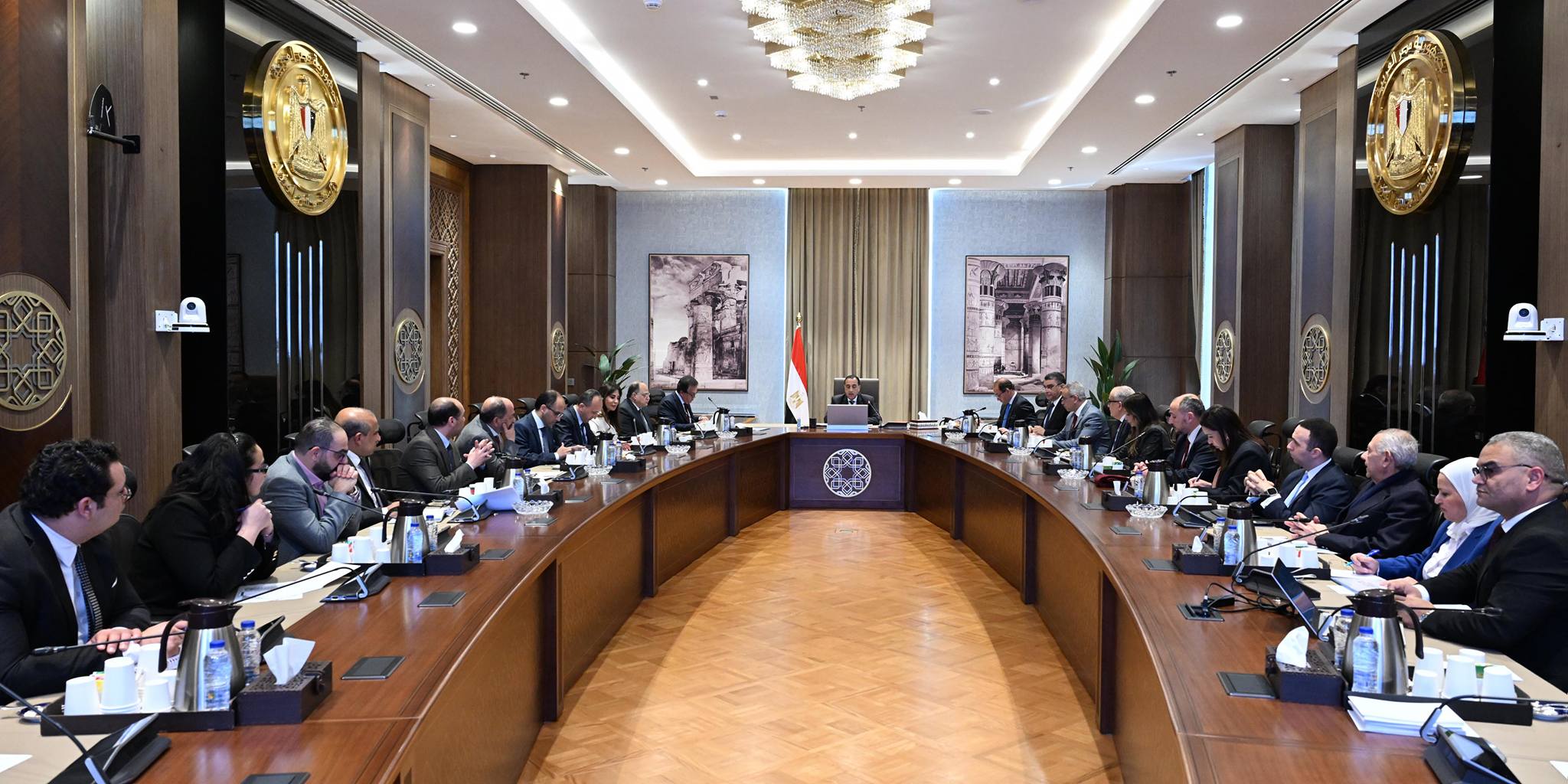 رئيس الوزراء يستعرض موقف توافر الأدوية