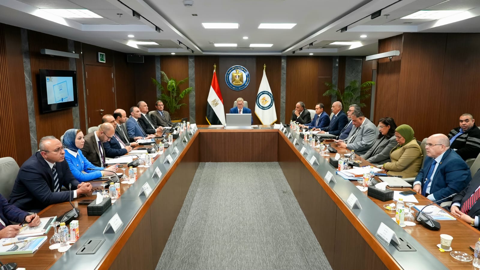 وزير البترول يعتمد الموازنات الاستثمارية لشركتي السويس والنصر للبترول