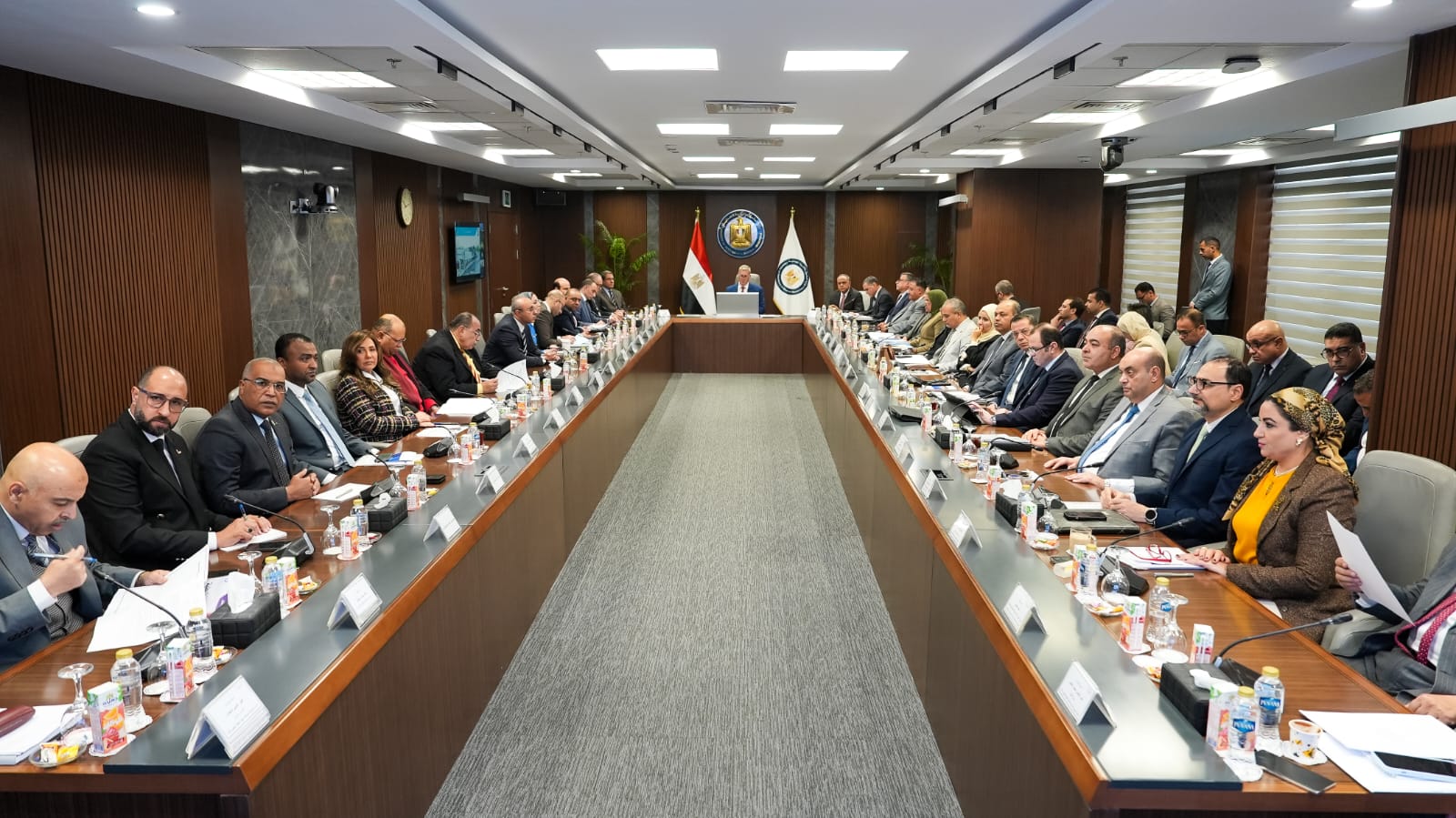 وزير البترول يعتمد الموازنات الاستثمارية لشركتي السويس والنصر للبترول