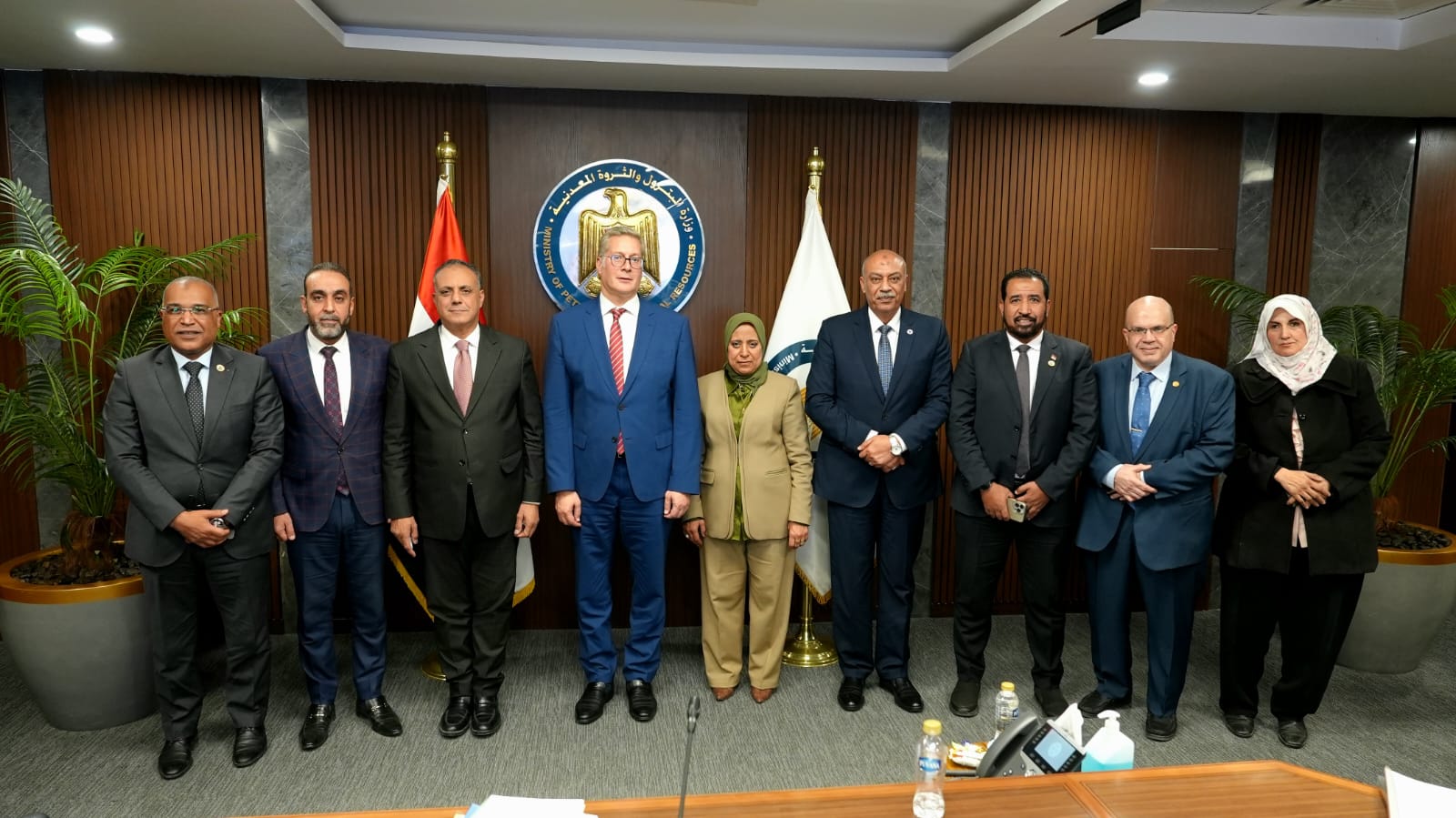 وزير البترول يعتمد الموازنات الاستثمارية لشركتي السويس والنصر للبترول