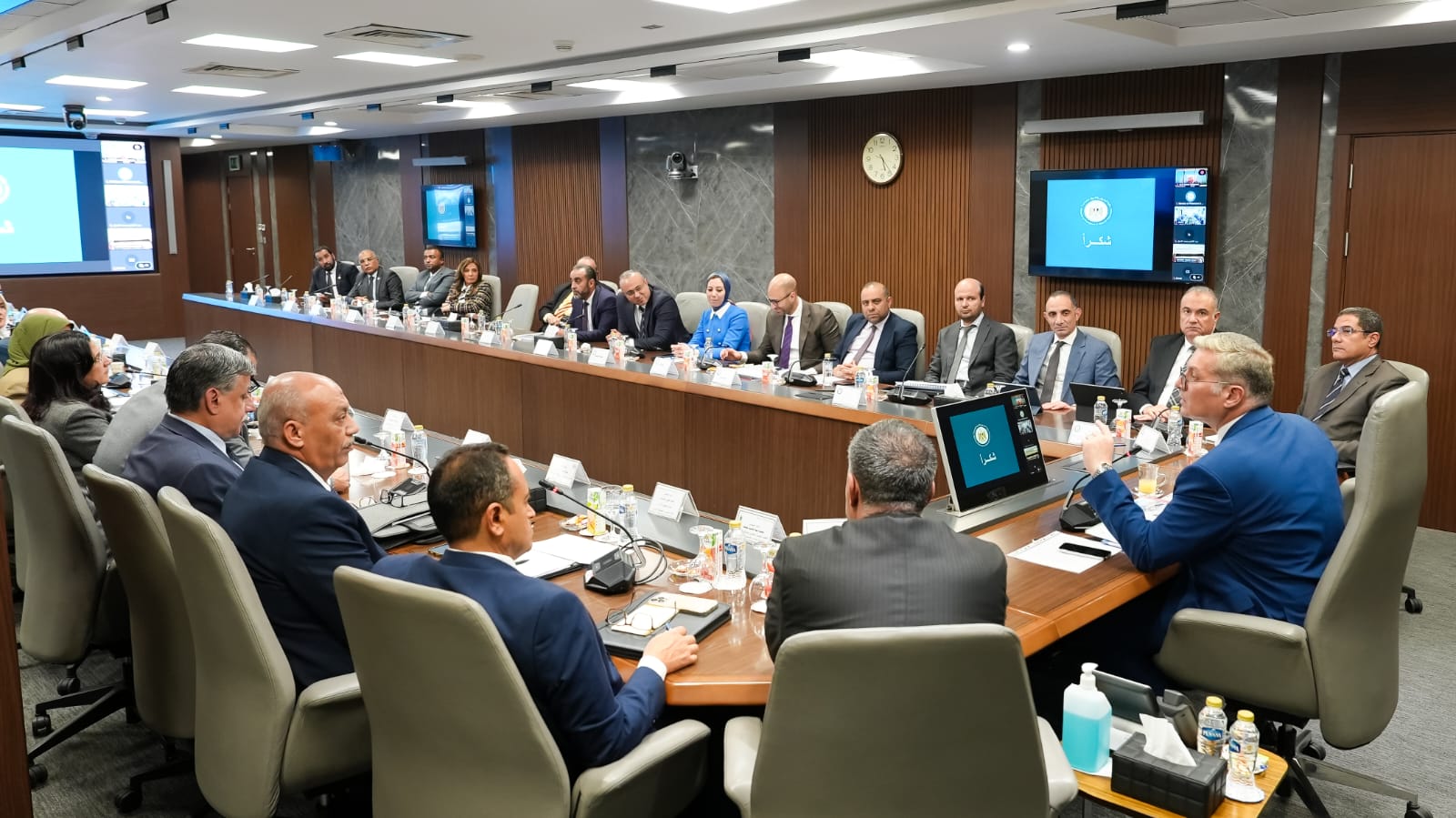 وزير البترول يعتمد الموازنات الاستثمارية لشركتي السويس والنصر للبترول