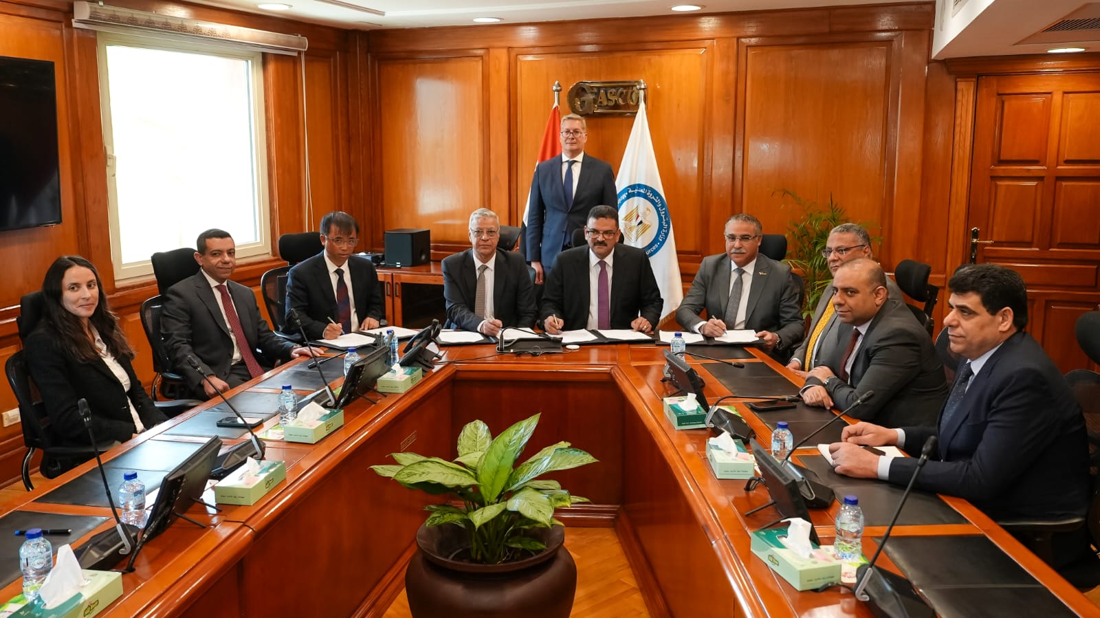 وزير البترول يشهد توقيع مذكرة تفاهم مع شينج فا الصينية