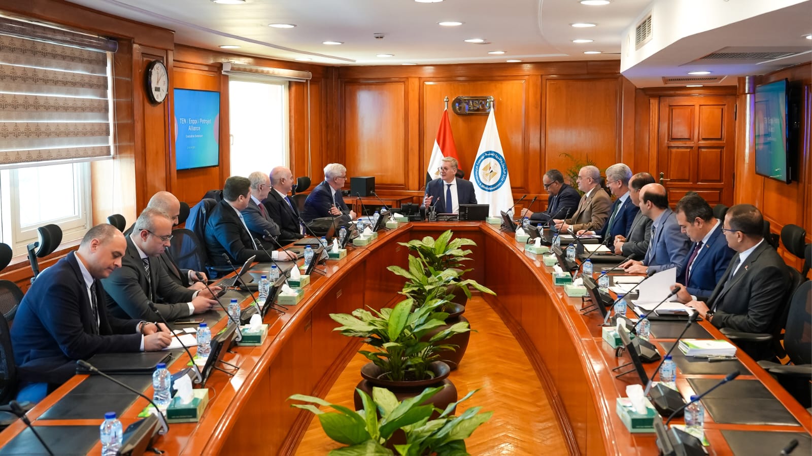 وزير البترول يبحث مع تكنيب العالمية تأسيس شركة مشتركة