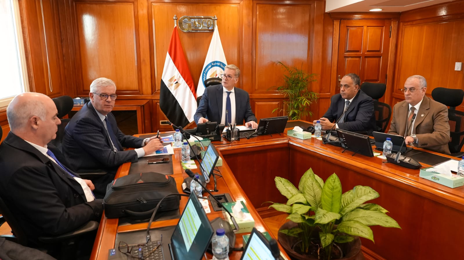 وزير البترول يبحث مع تكنيب العالمية تأسيس شركة مشتركة