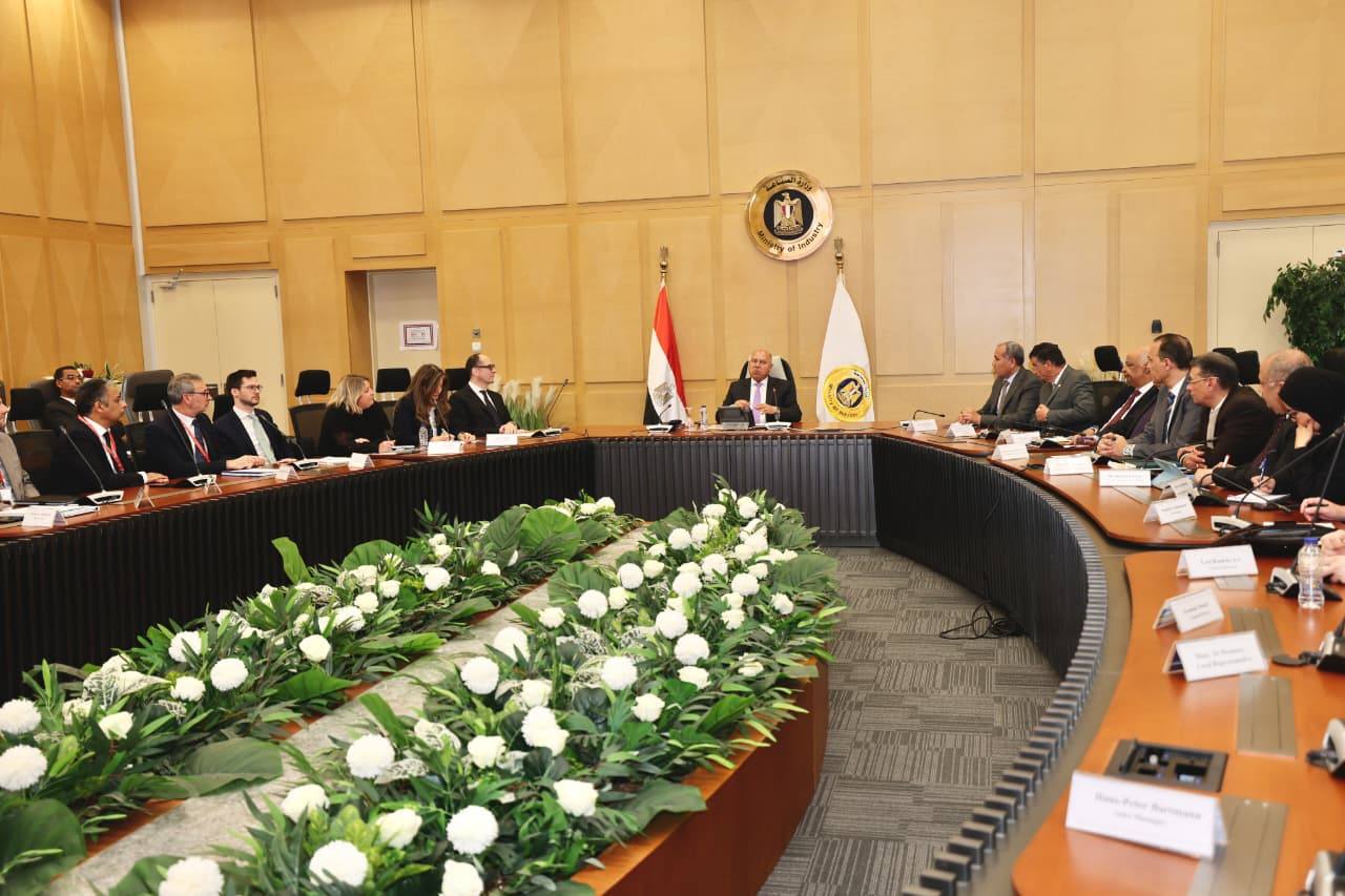 وزير الصناعة والنقل يجتمع مع سفير النمسا