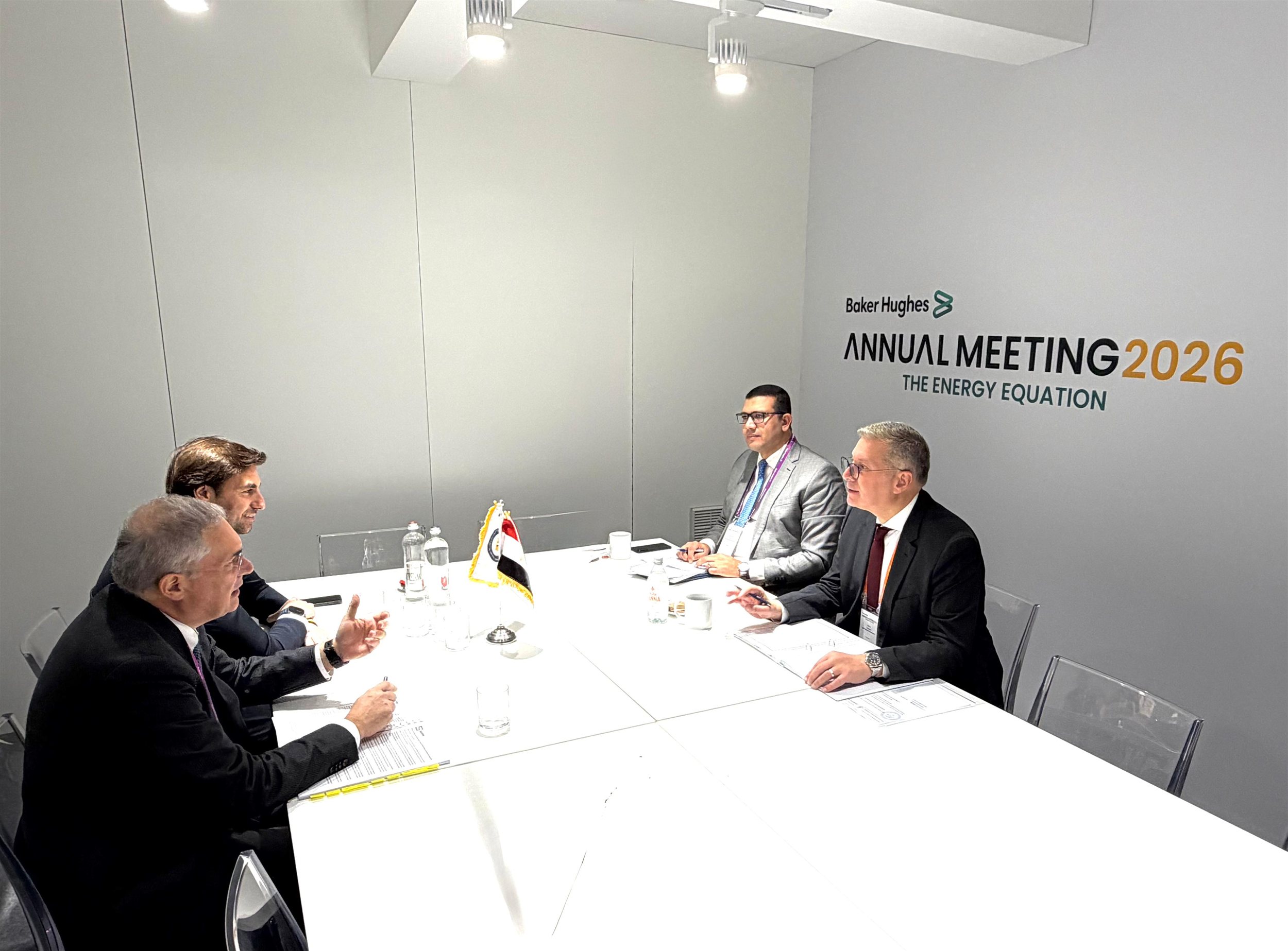 وزير البترول يجتمع مع رئيس سايبم الإيطالية