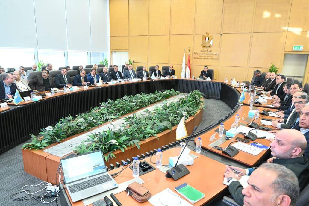 وزير الإسكان يتابع تنفيذ مشروعات مبادرة حياة كريمة