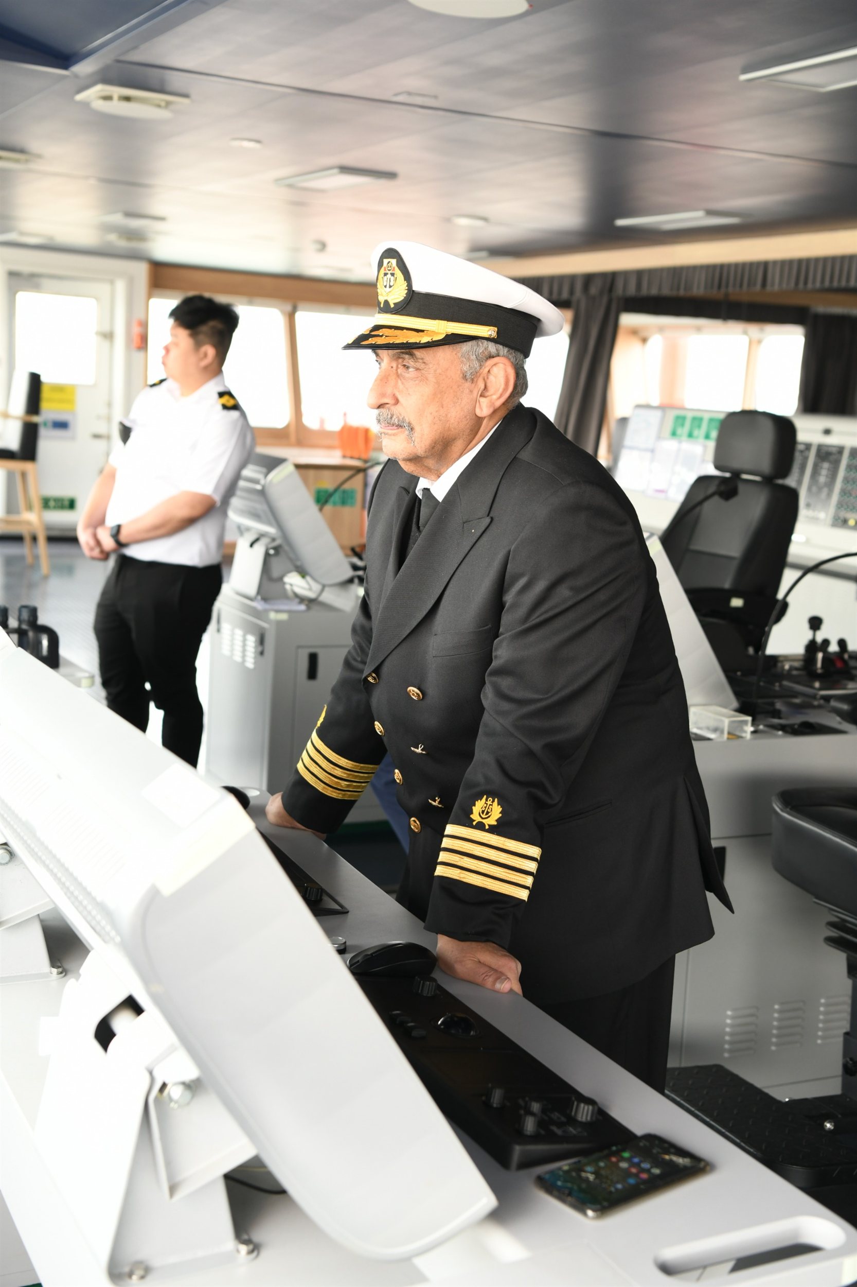 قناة السويس تشهد عبور سفينة الحاويات العملاقة CMA CGM SEINE 