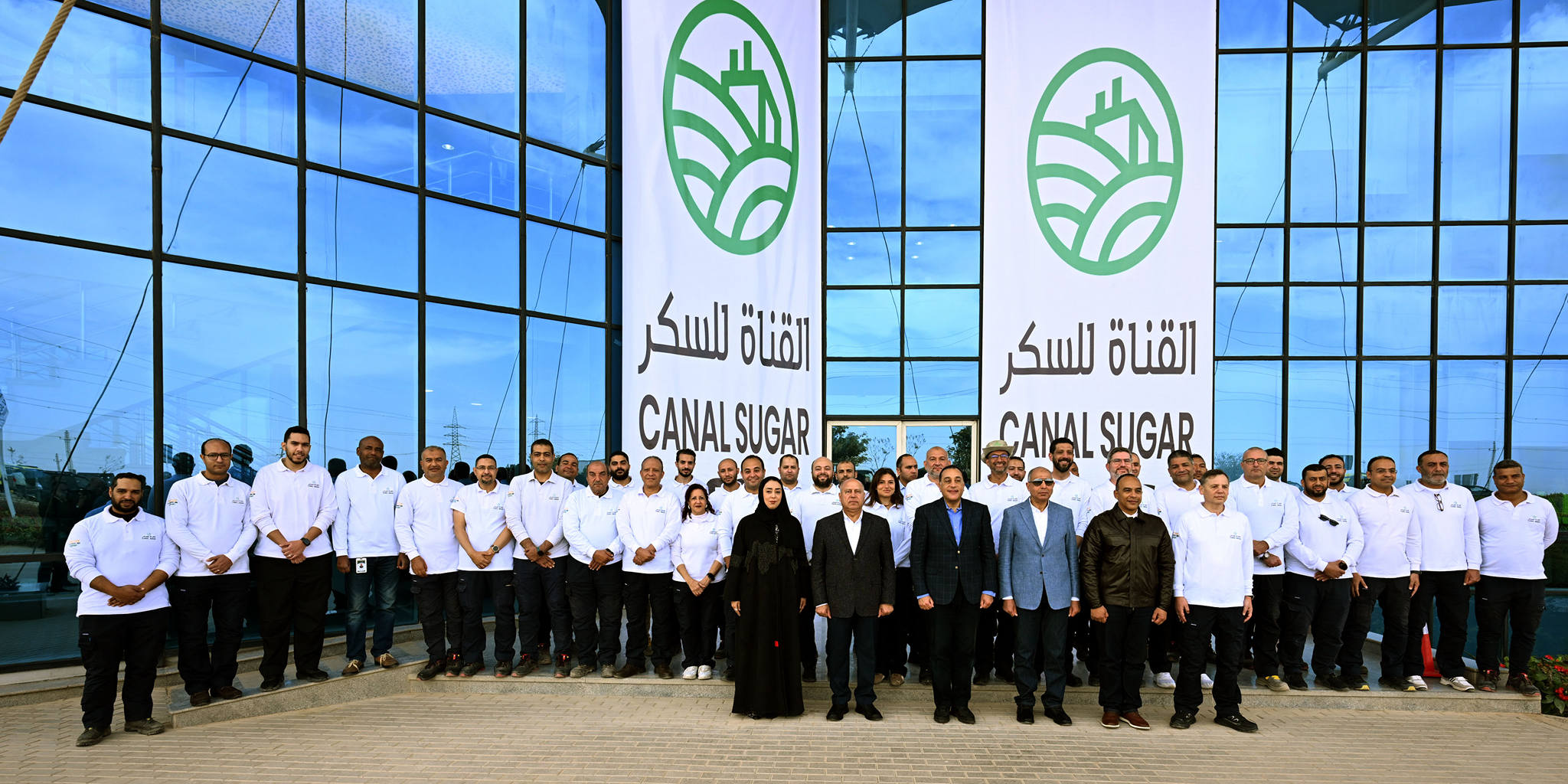 رئيس الوزراء يتفقد التشغيل التجريبي لمصنع شركة القناة للسكر