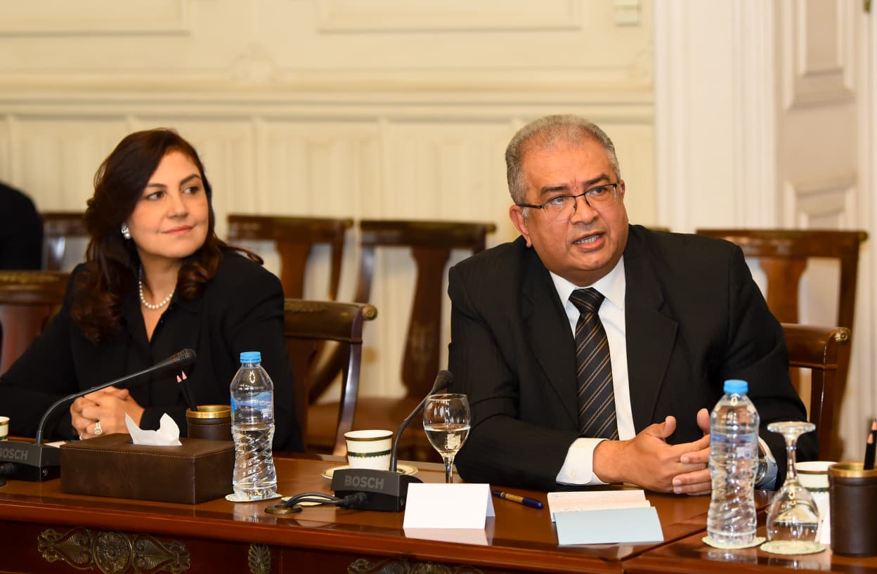 وزير الخارجية يلتقي أعضاء اللجنة الوطنية لآلية مراجعة النظراء الأفريقية