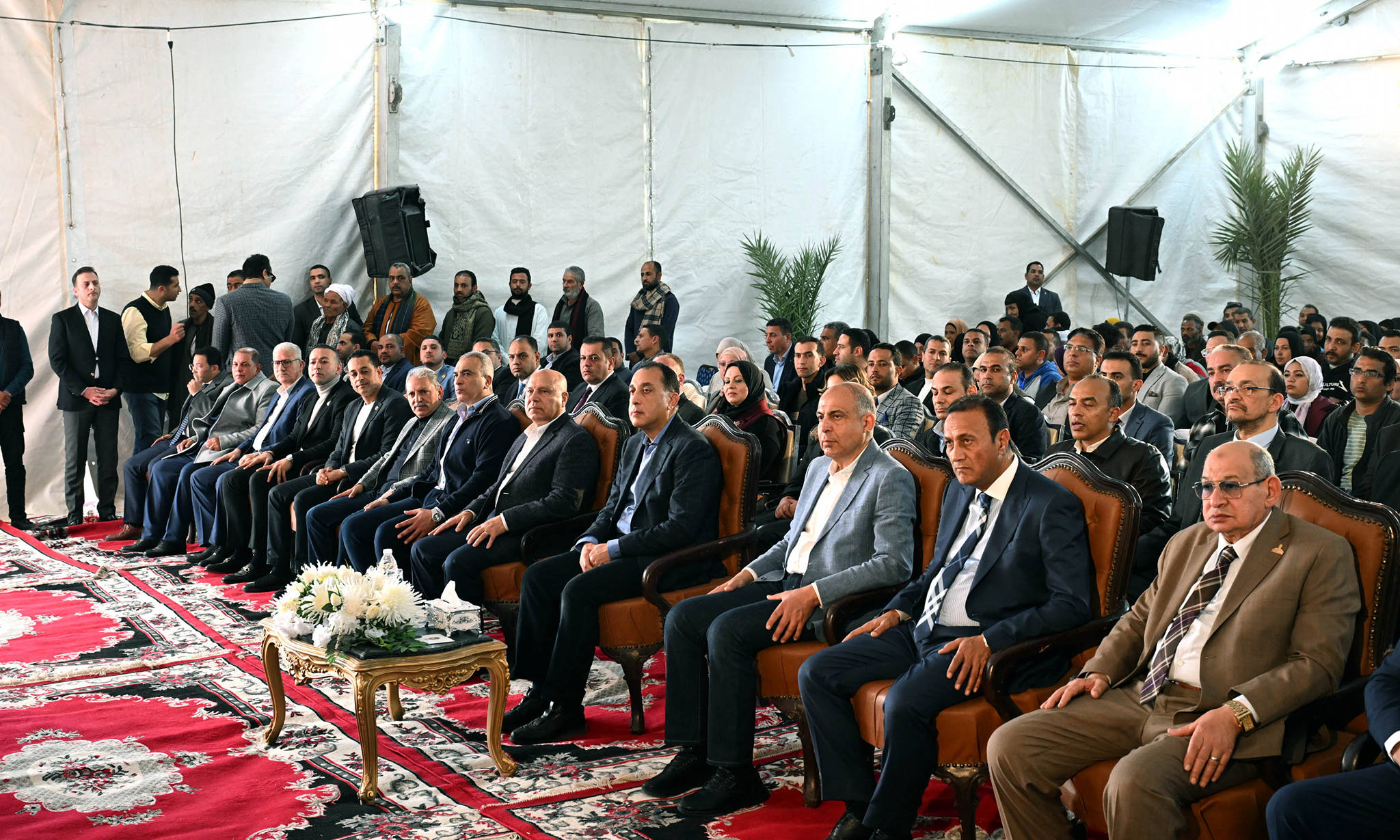 مدبولي يسلم عقود الوحدات العمارات السكنية الجديدة بالمنيا