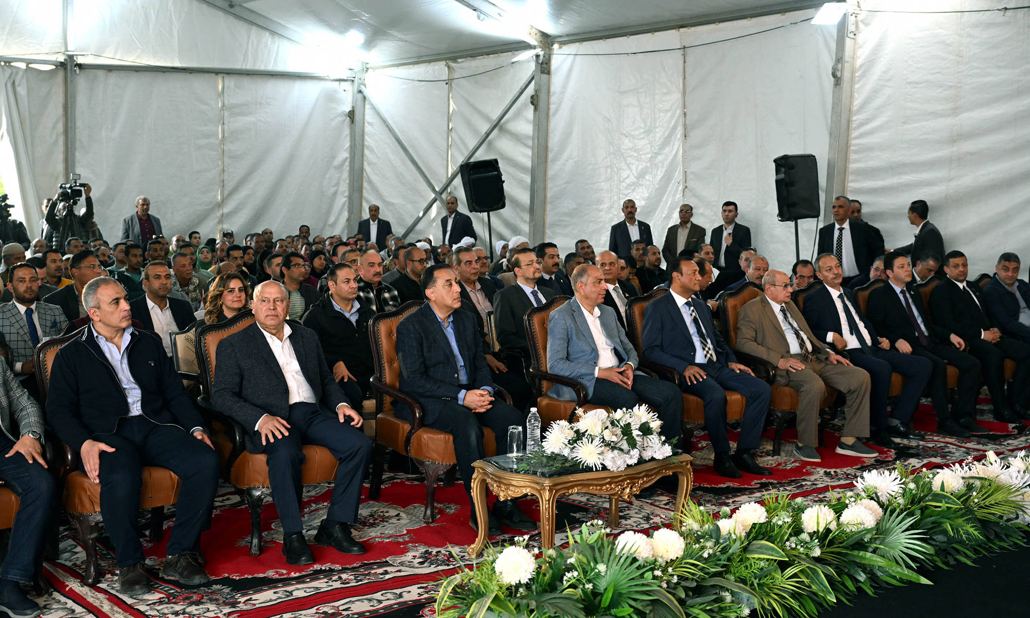 مدبولي يسلم عقود الوحدات العمارات السكنية الجديدة بالمنيا